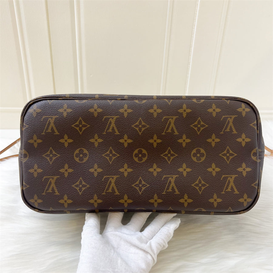 LV Neverfull MM in Monogram Canvas GHW