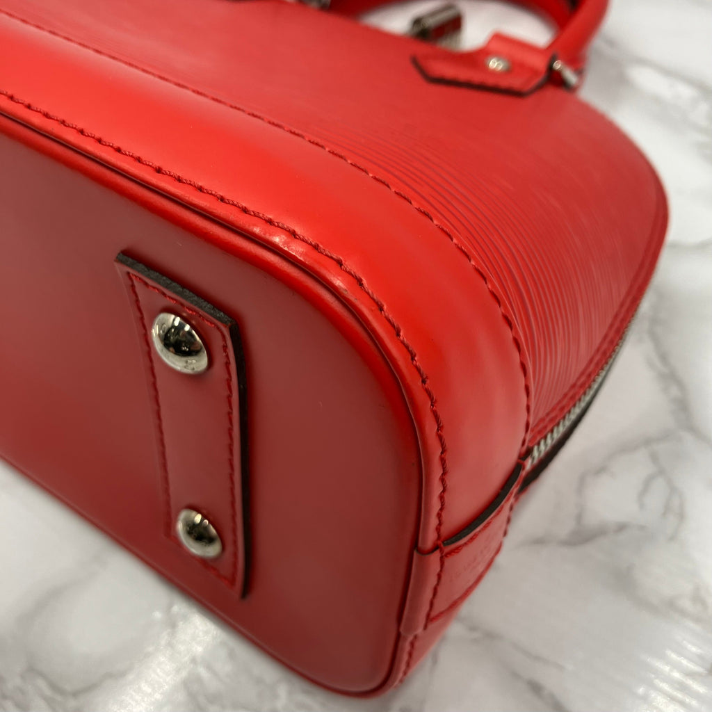 LOUIS VUITTON Epi Alma BB