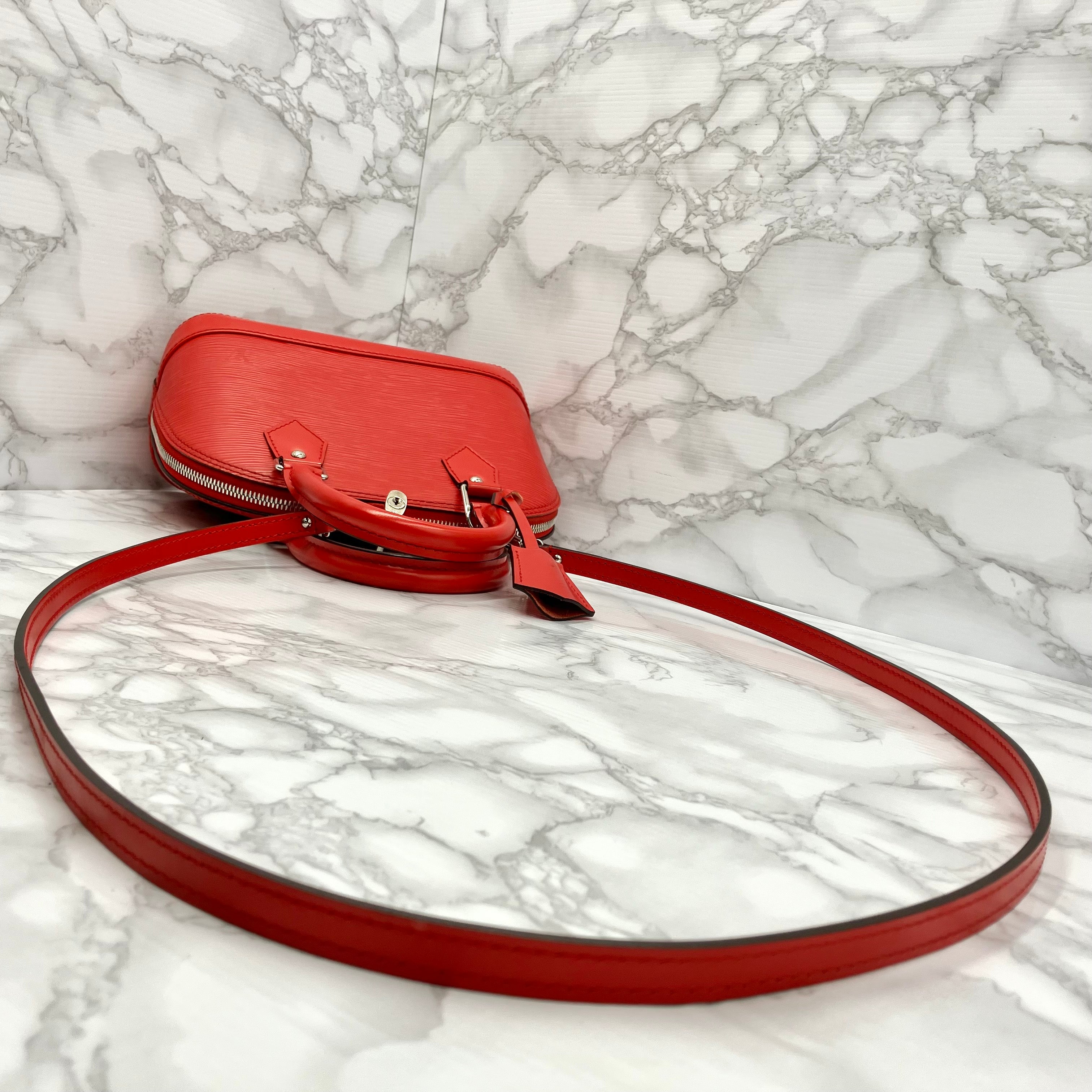 LOUIS VUITTON Epi Alma BB