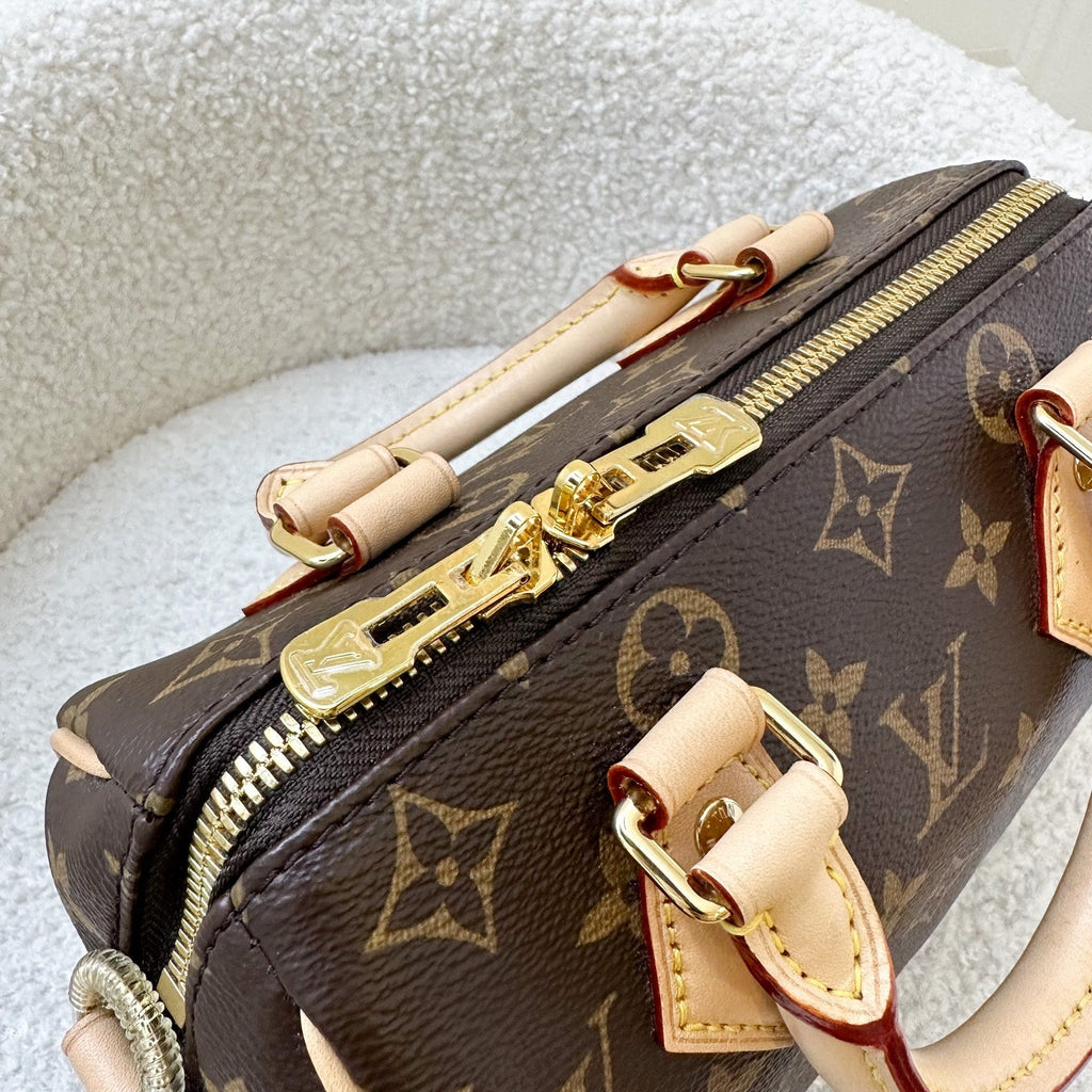 LV Speedy Bandouliere 20 in Monogram Canvas and Black Patterned Strap