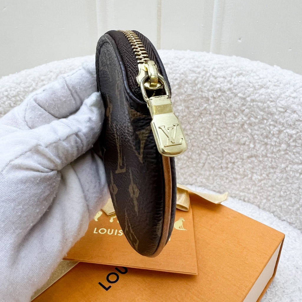 LV Round Coin Purse in Monogram Canvas and GHW