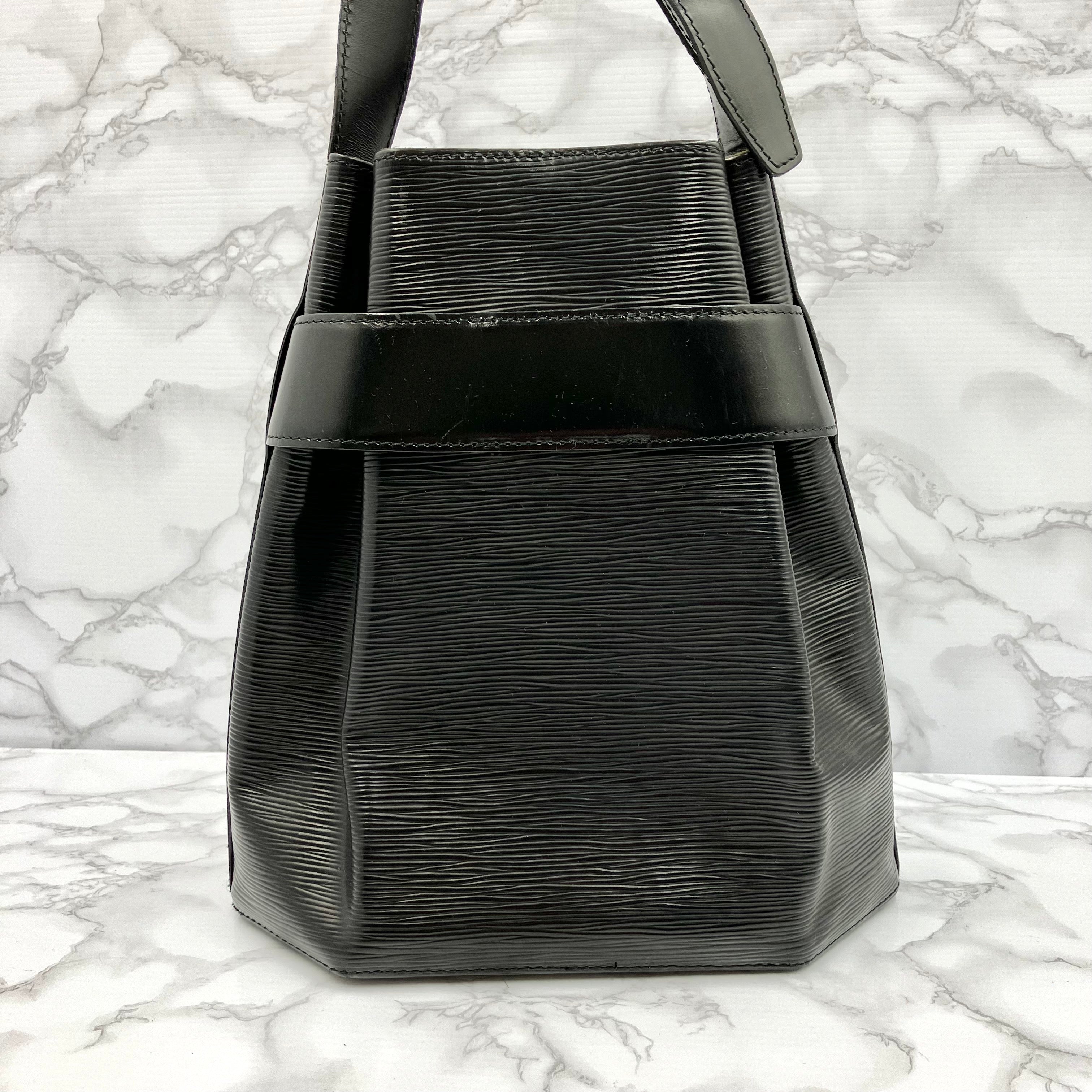 LOUIS VUITTON Epi Sack De Paul