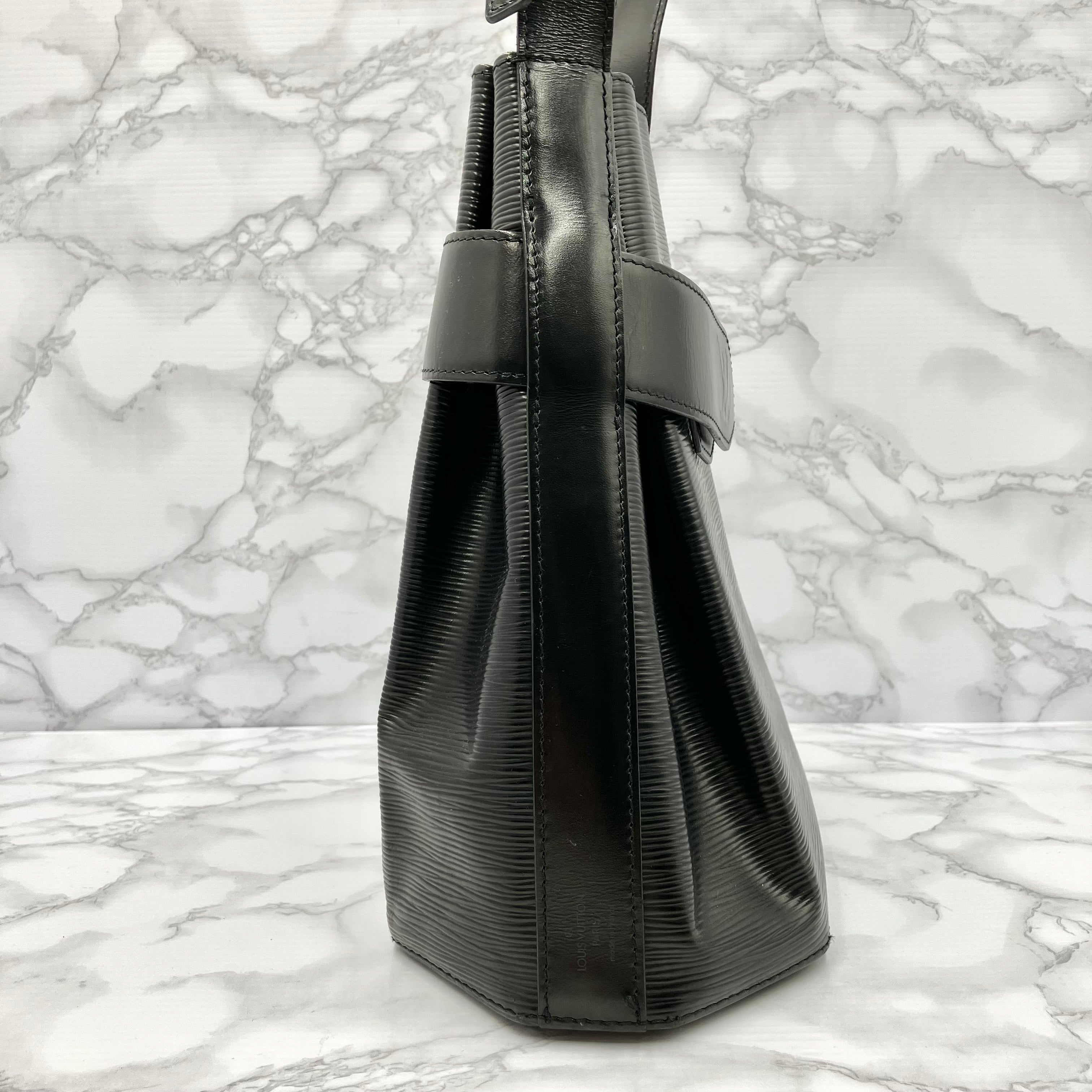 LOUIS VUITTON Epi Sack De Paul