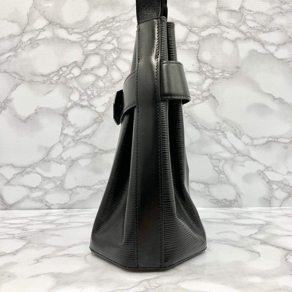 LOUIS VUITTON Epi Sack De Paul