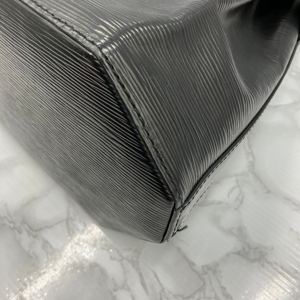 LOUIS VUITTON Epi Sack De Paul