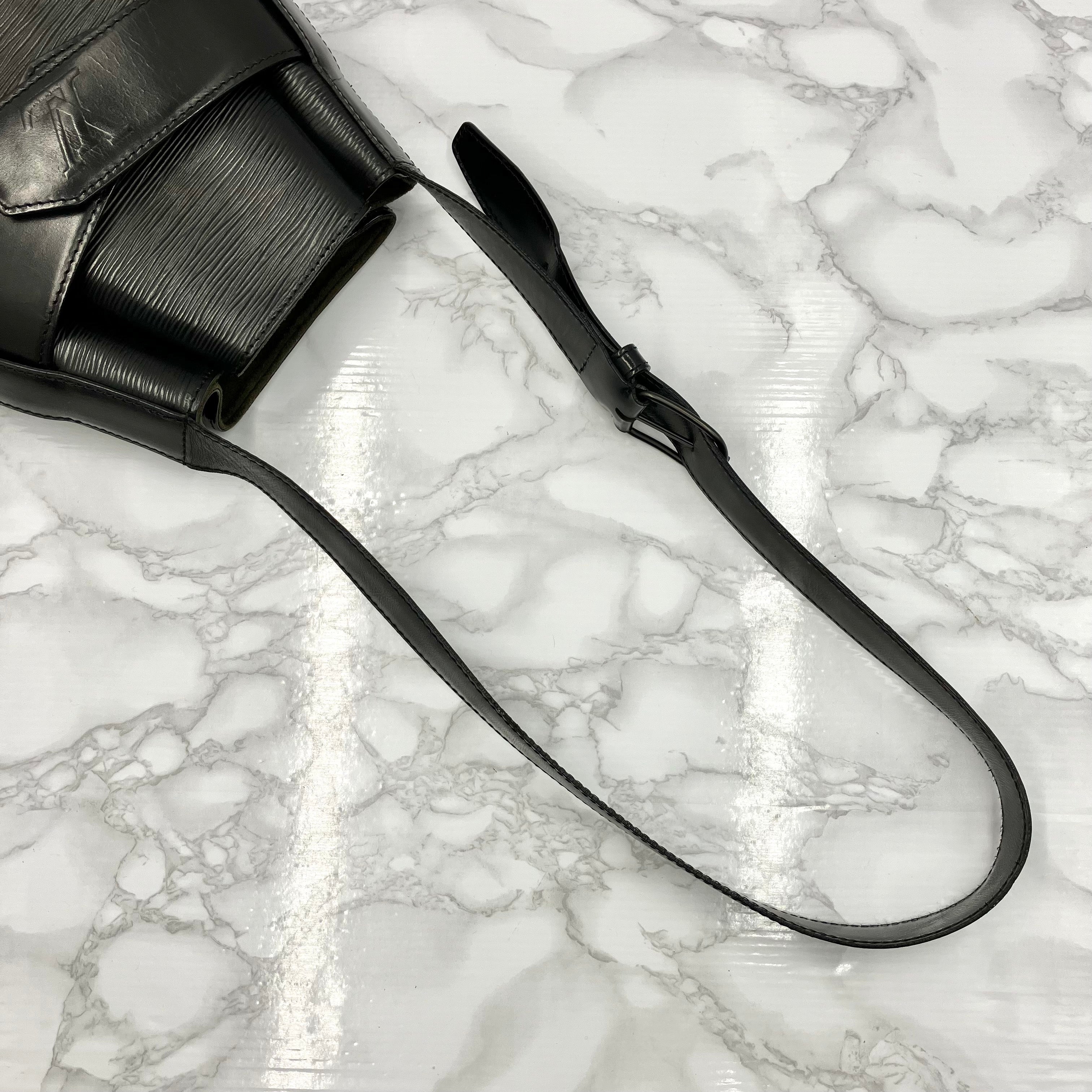 LOUIS VUITTON Epi Sack De Paul