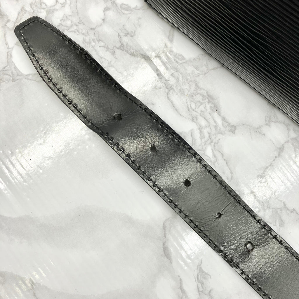 LOUIS VUITTON Epi Sack De Paul