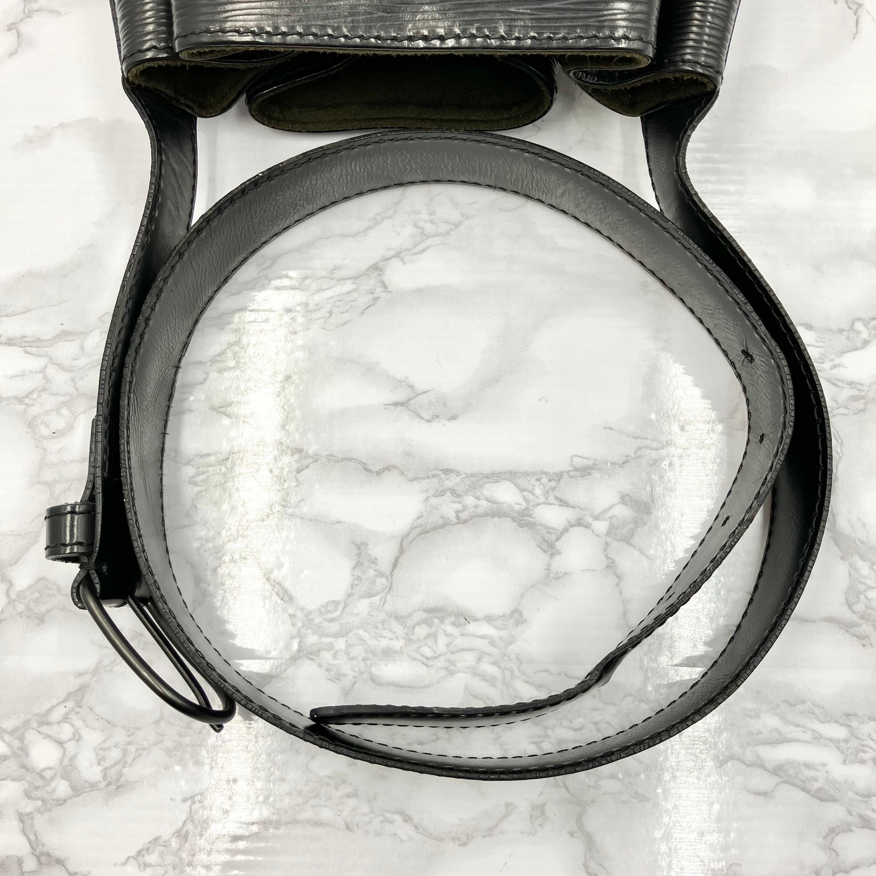 LOUIS VUITTON Epi Sack De Paul