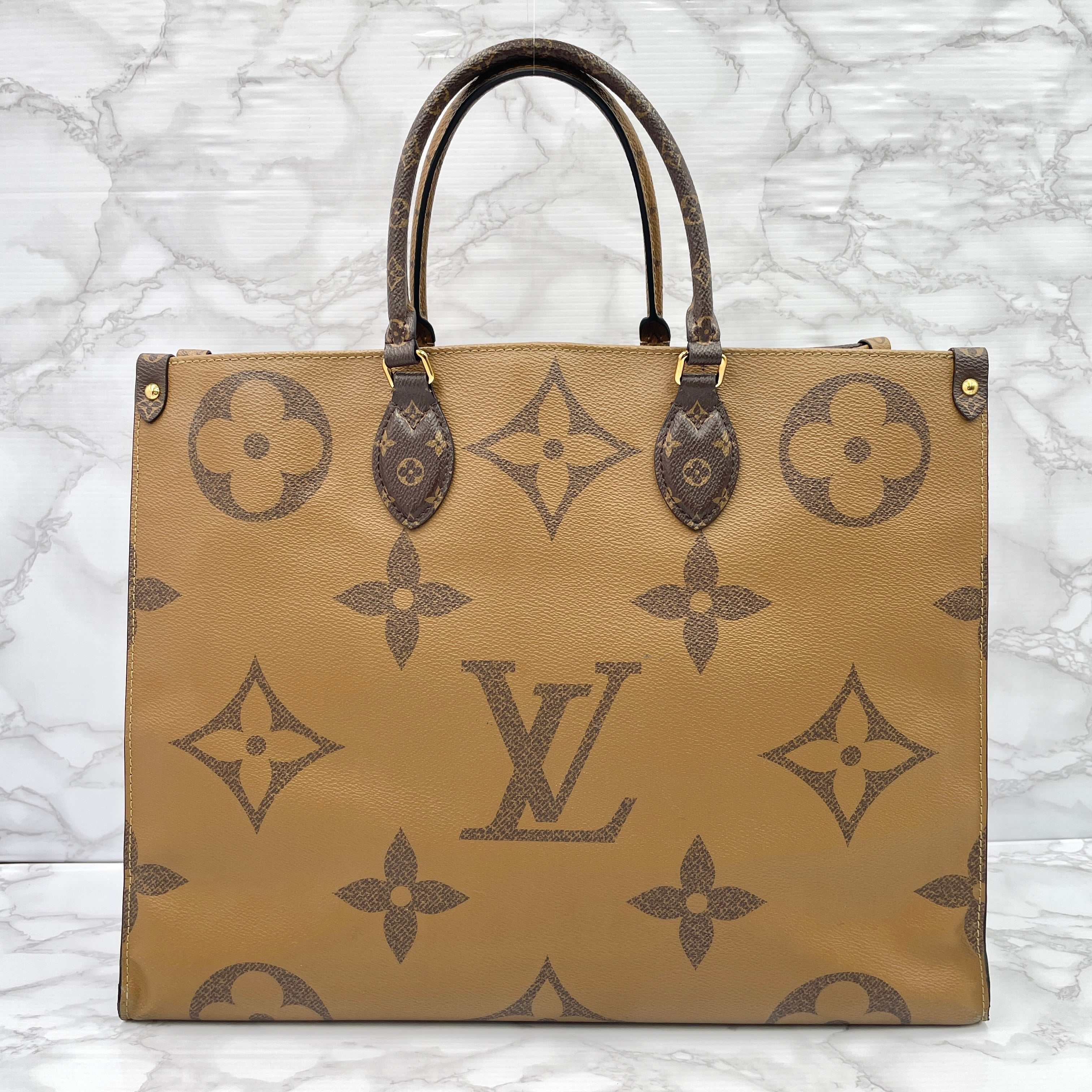 LOUIS VUITTON On The Go GM