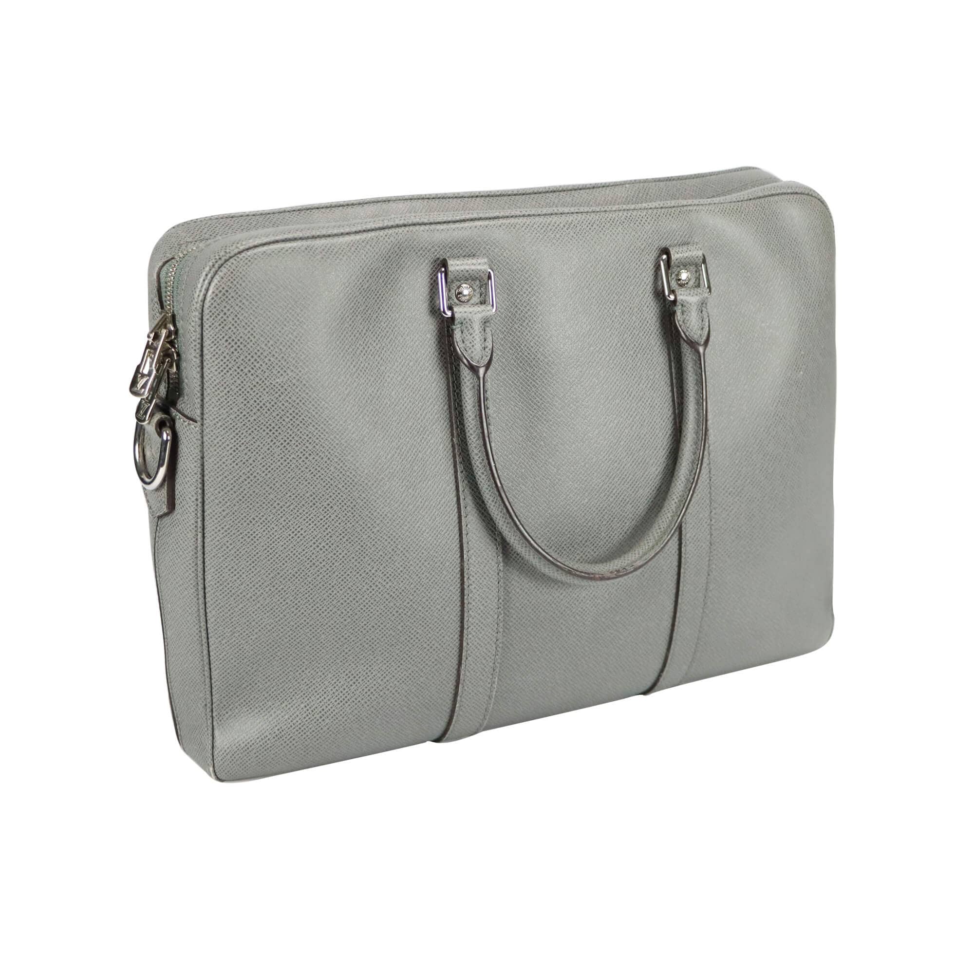 Louis Vuitton Porte-Documents Voyage PM Glacier Gray Taiga