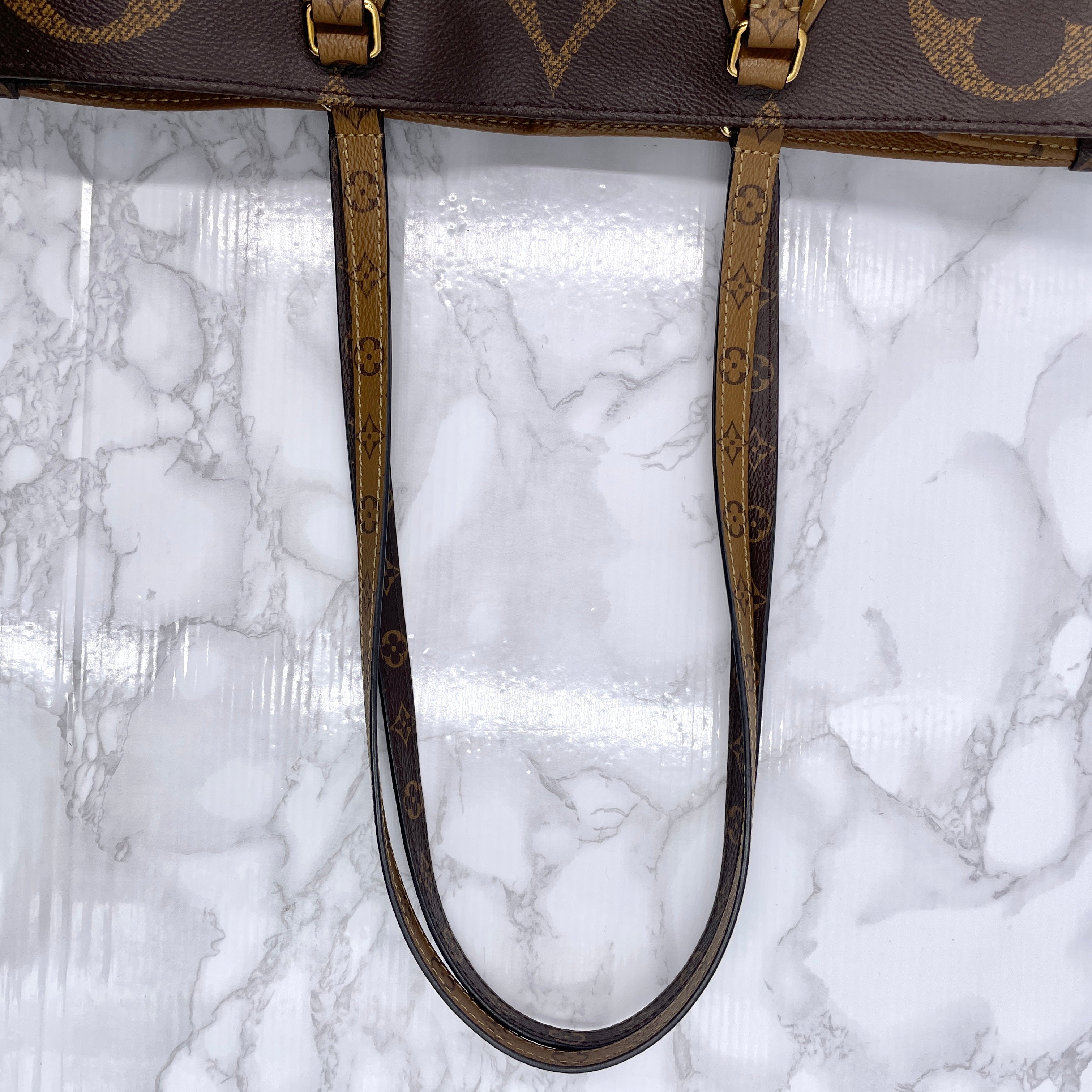 LOUIS VUITTON On The Go GM