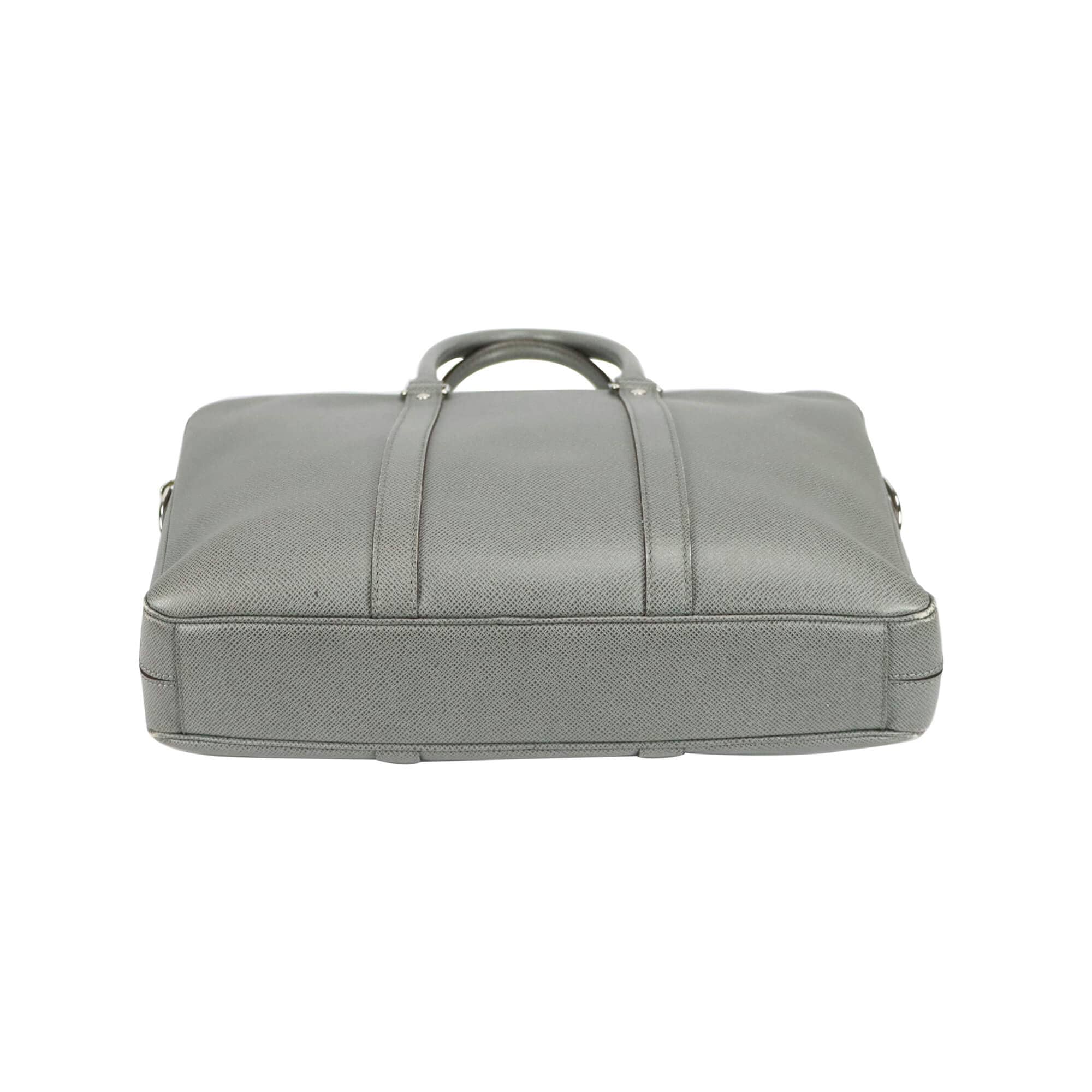 Louis Vuitton Porte-Documents Voyage PM Glacier Gray Taiga