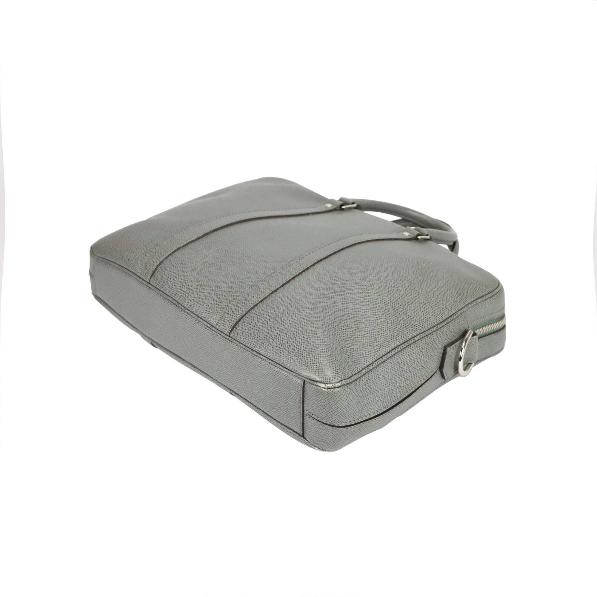 Louis Vuitton Porte-Documents Voyage PM Glacier Gray Taiga