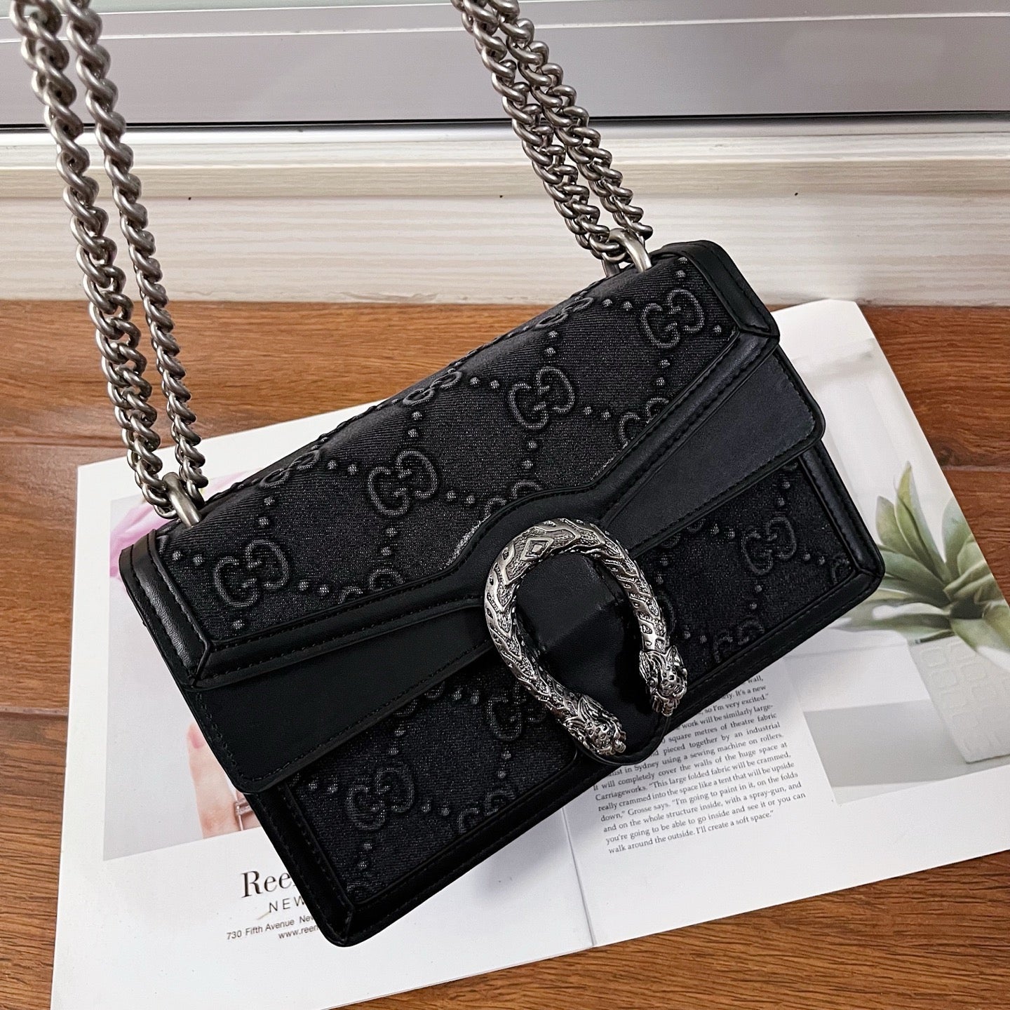 GC709 Dionysus Small Shoulder Bag / 11"W x 6.2"H x 4"D