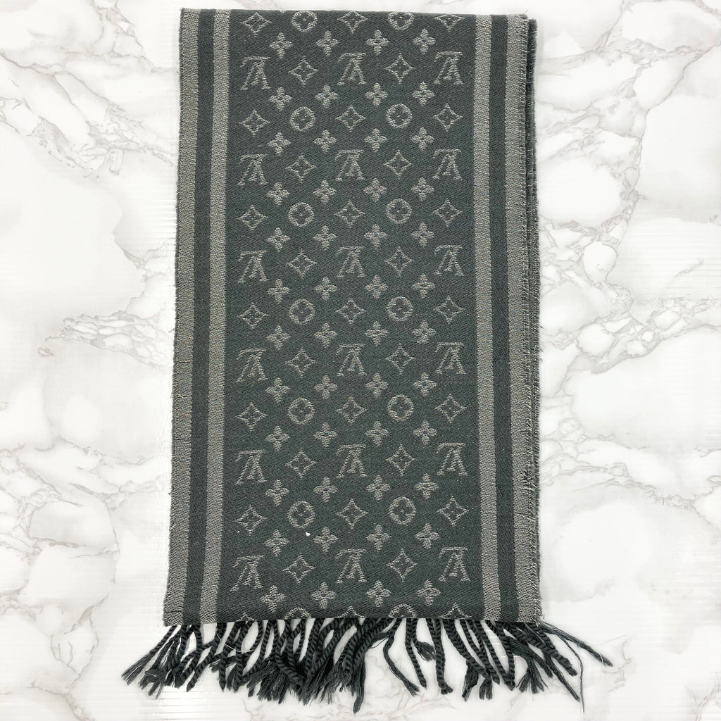LOUIS VUITTON monogram muffler