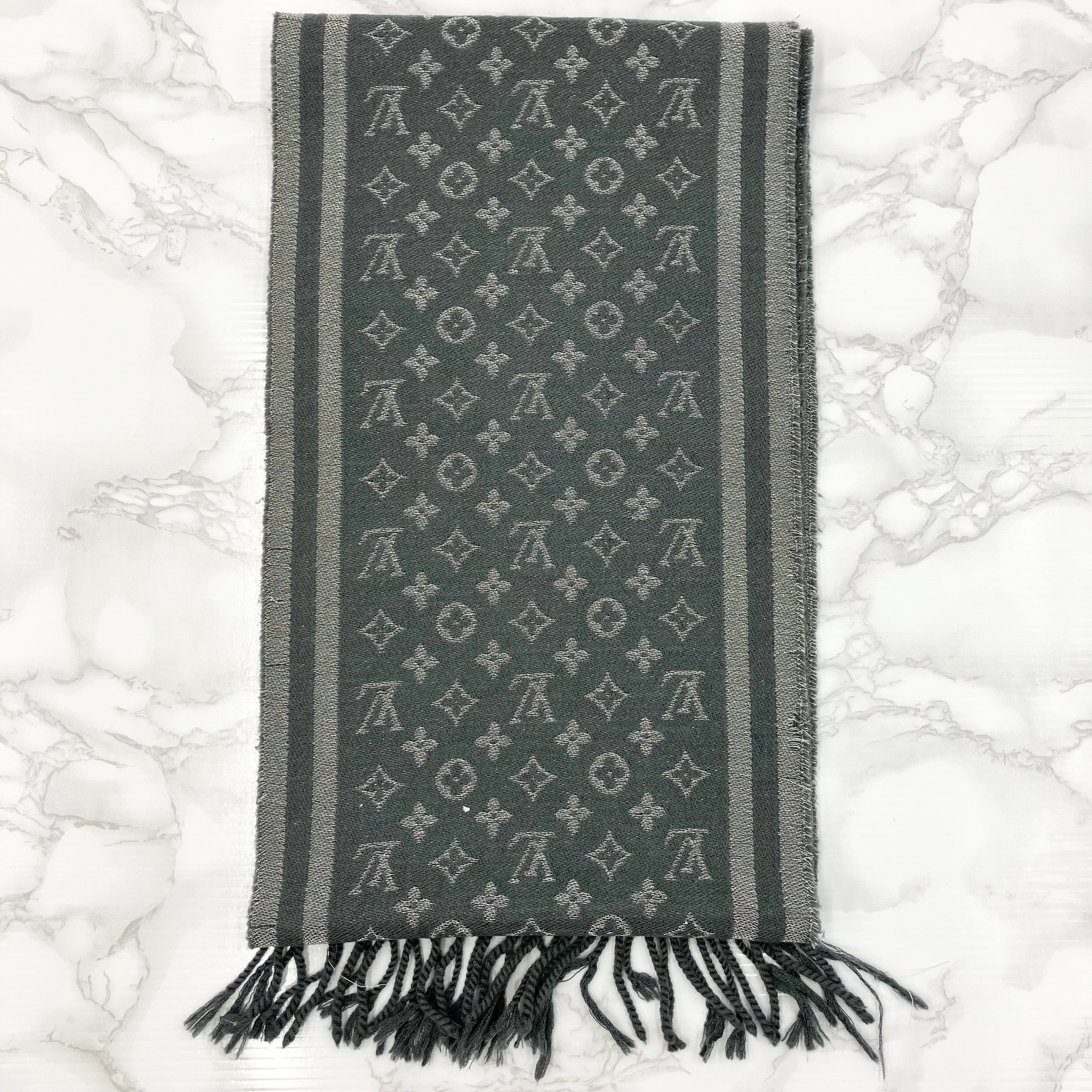 LOUIS VUITTON monogram muffler