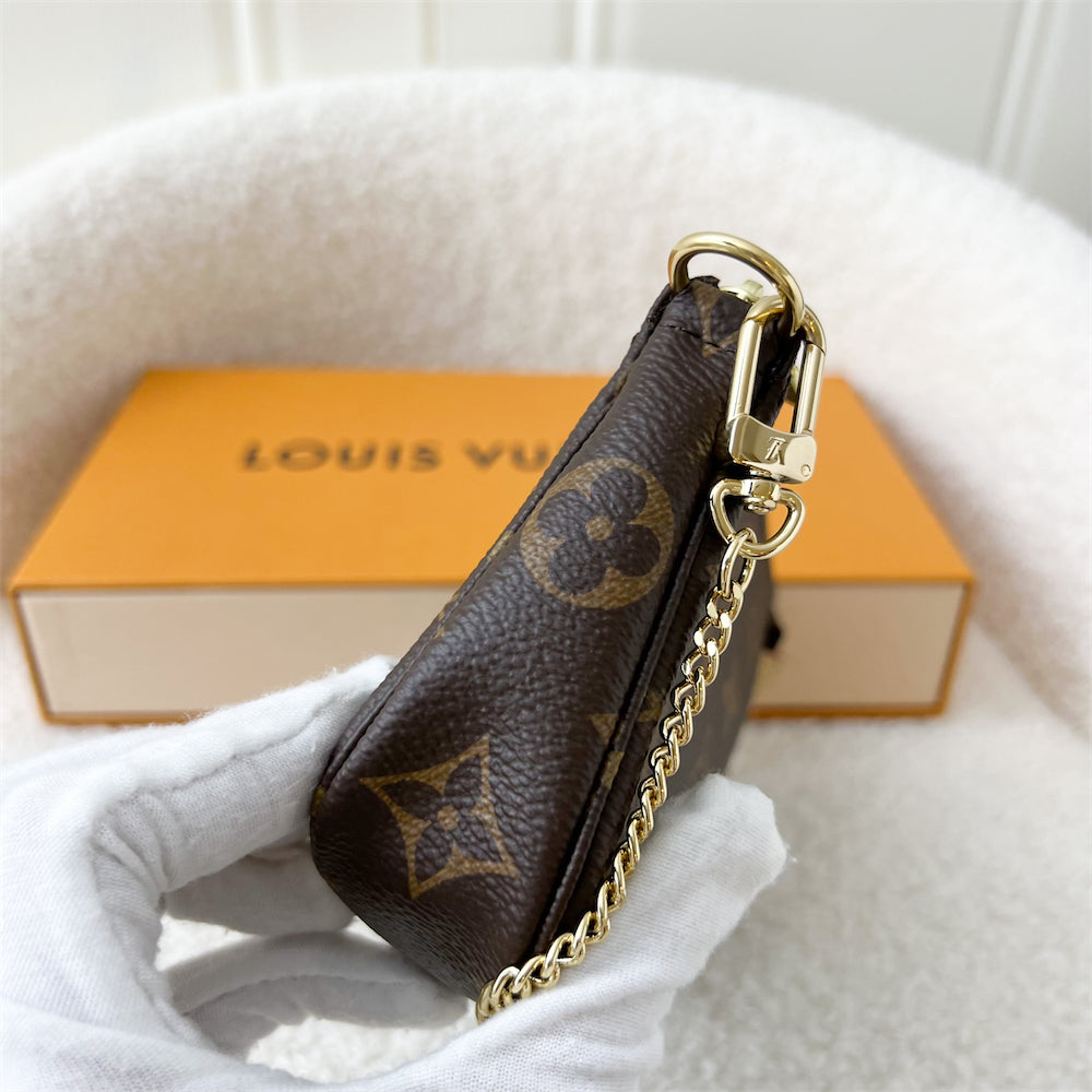 LV Mini Pochette Accessoires in Monogram Canvas GHW