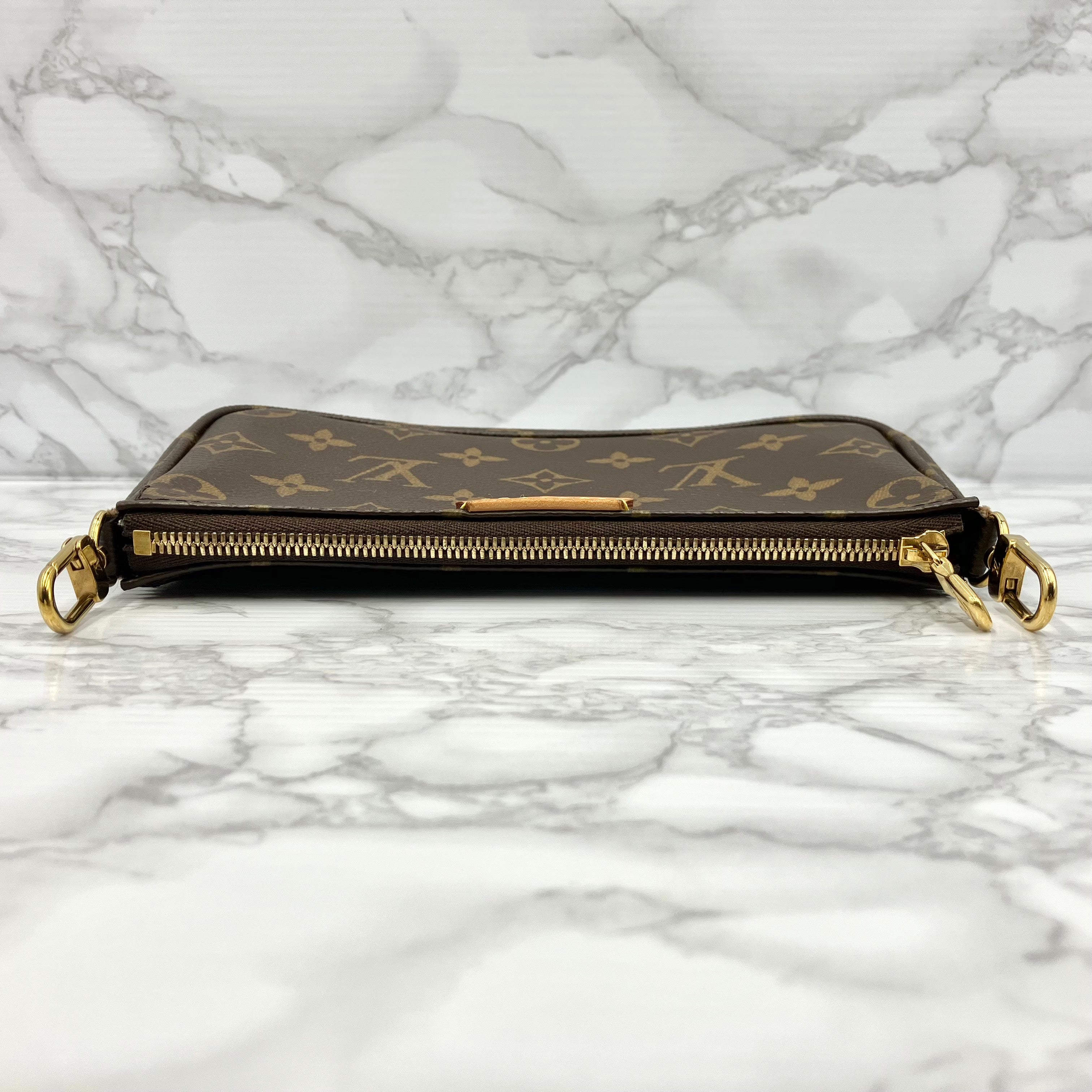 LOUIS VUITTON Multi Pochette