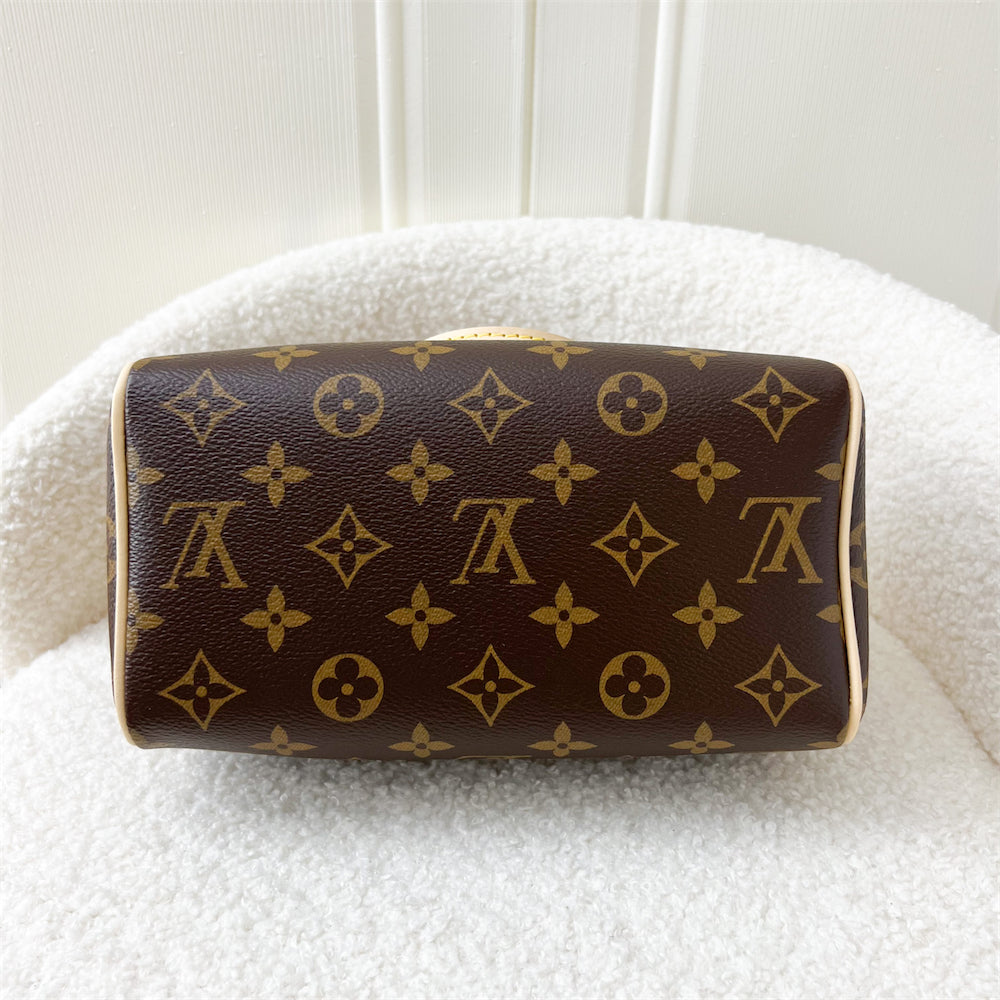 LV Speedy Bandouliere 20 in Monogram Canvas and Beige Patterned Strap