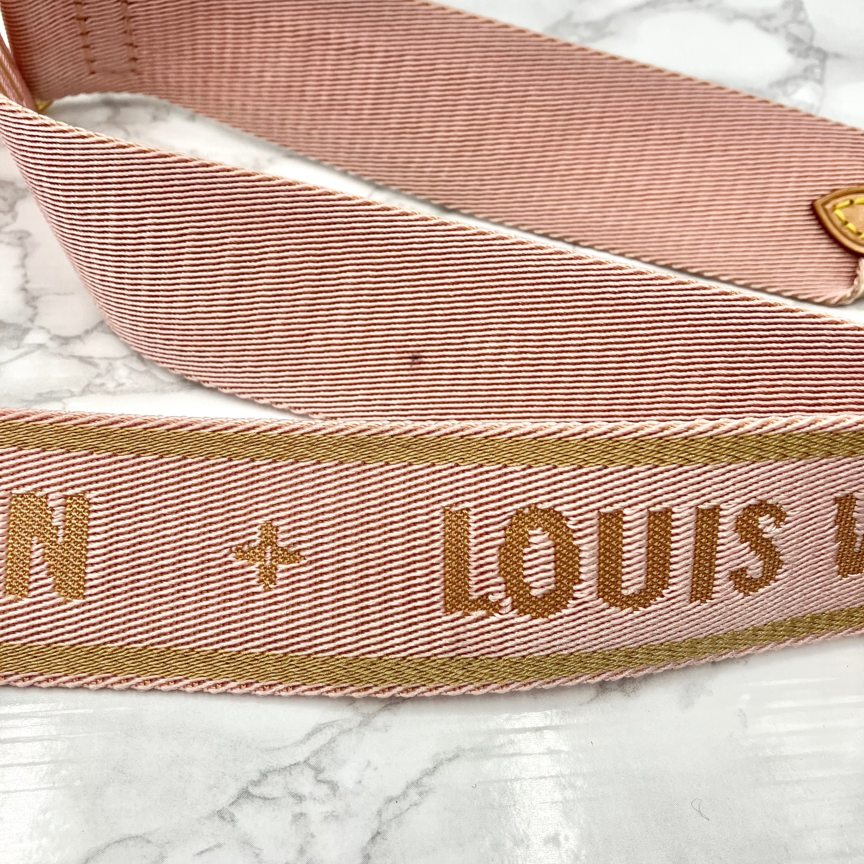 LOUIS VUITTON Multi Pochette