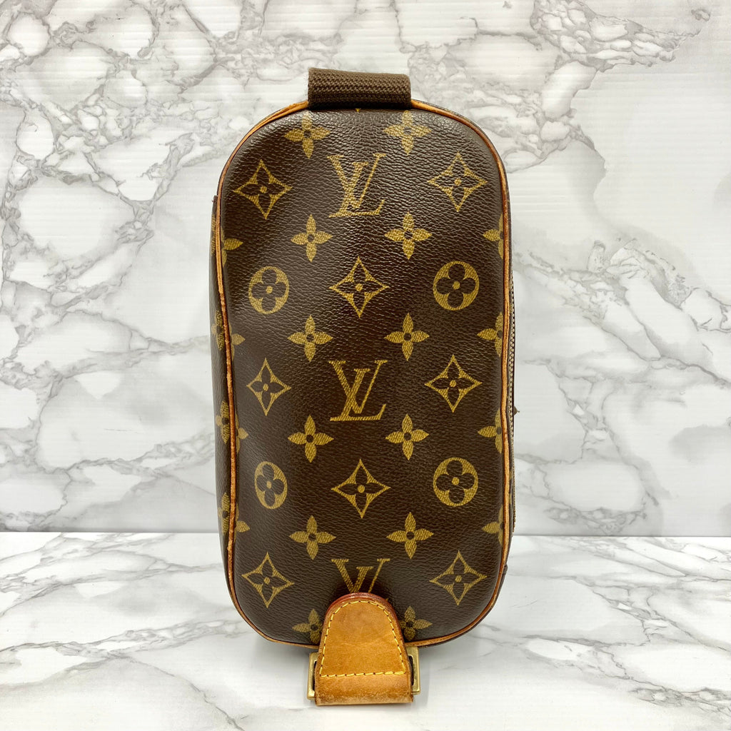 LOUIS VUITON Pochette Gange