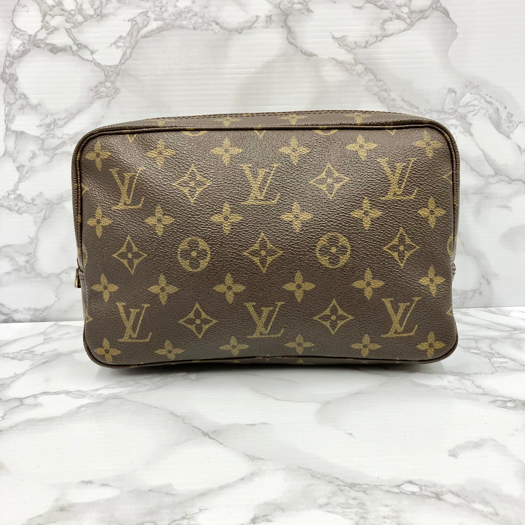 LOUIS VUITTON Trousse Toilette