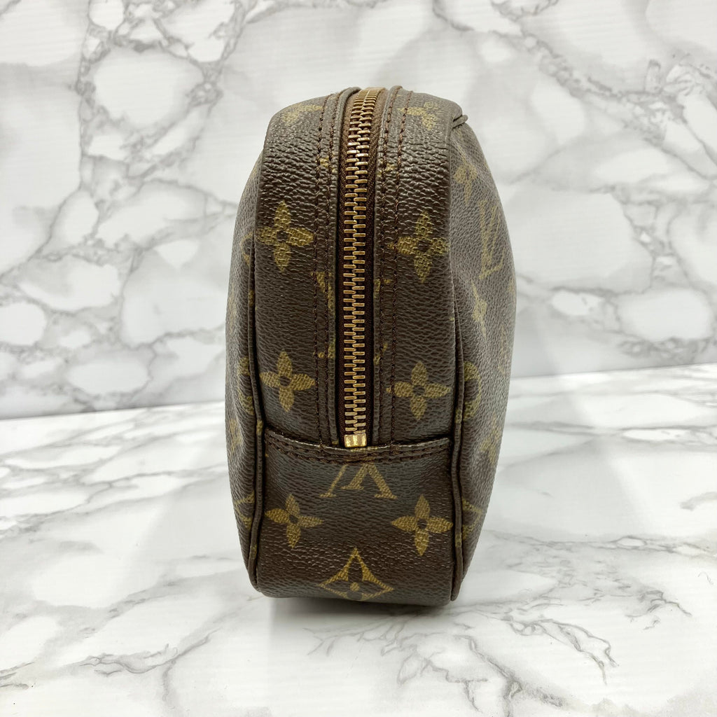 LOUIS VUITTON Trousse Toilette