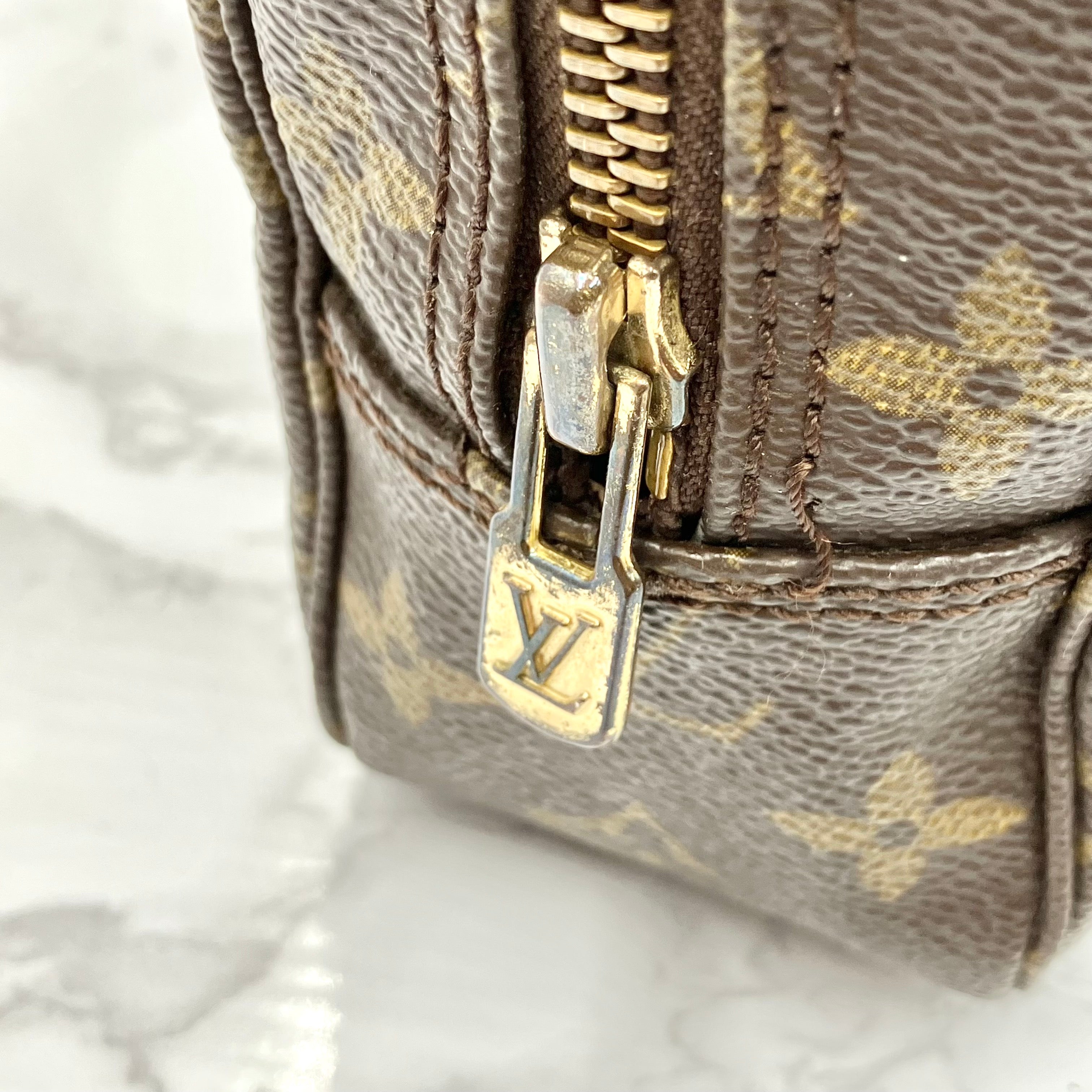 LOUIS VUITTON Trousse Toilette