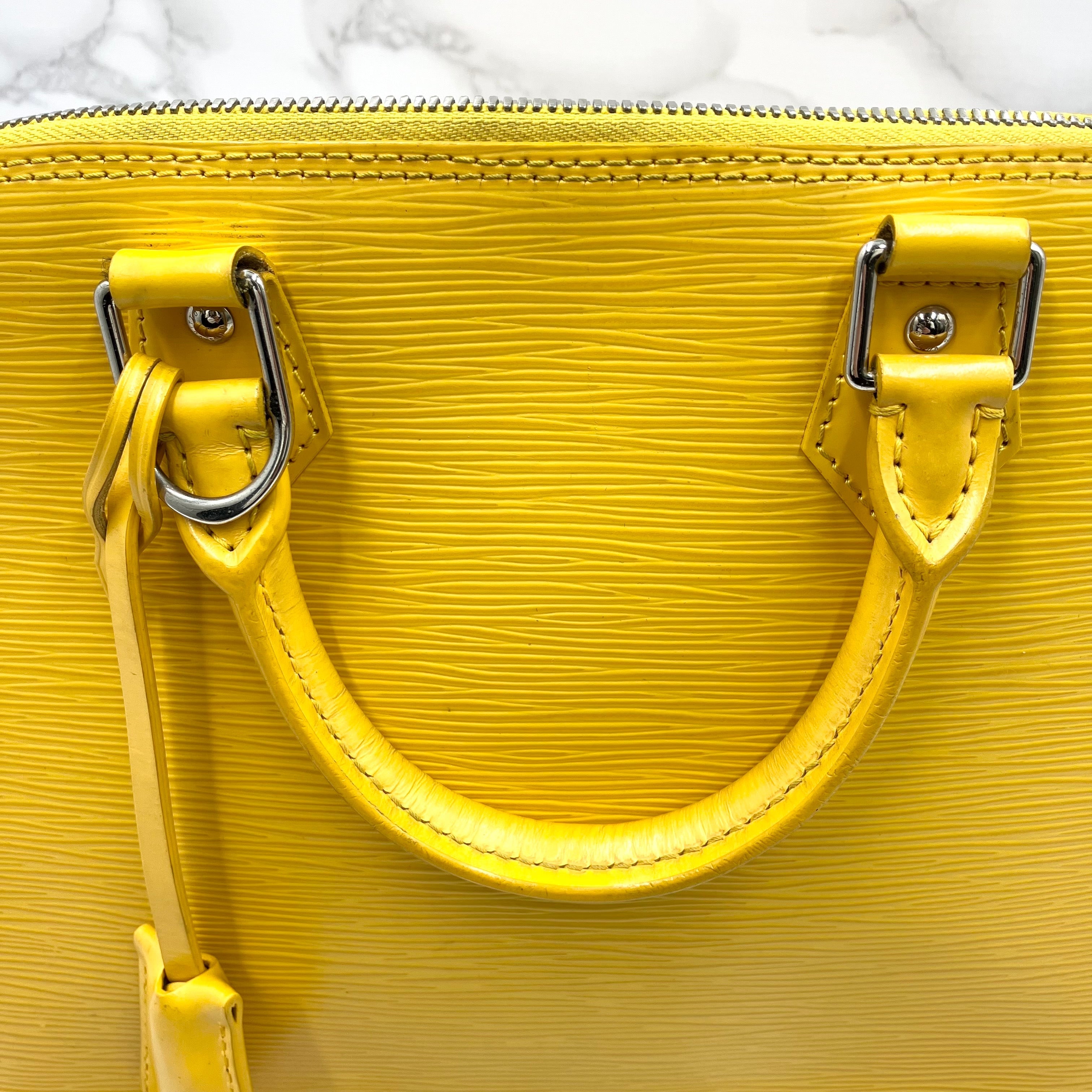LOUIS VUITTON Epi Alma PM new model