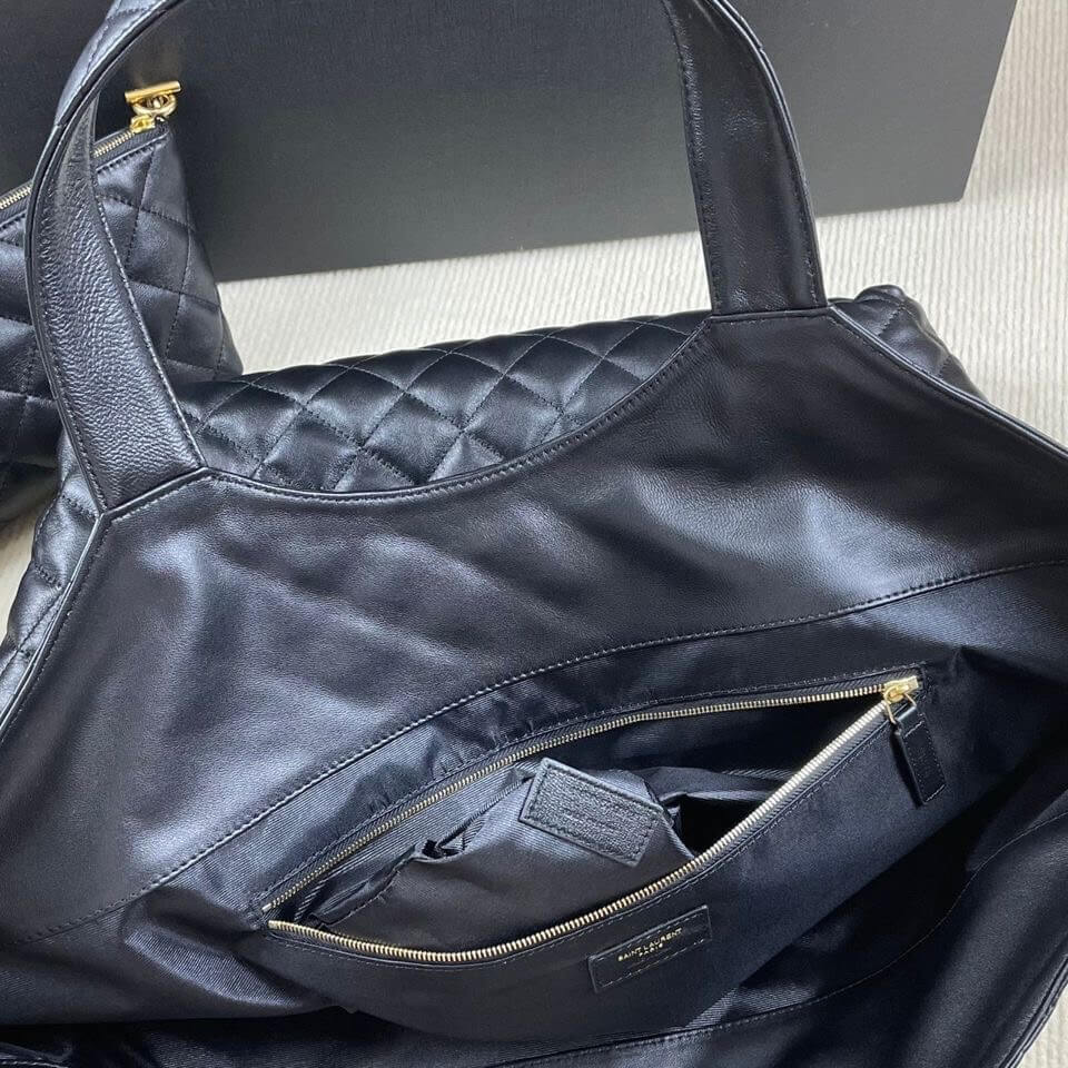 Icare Maxi Shopping bag in QUILTED LAMBSKIN black