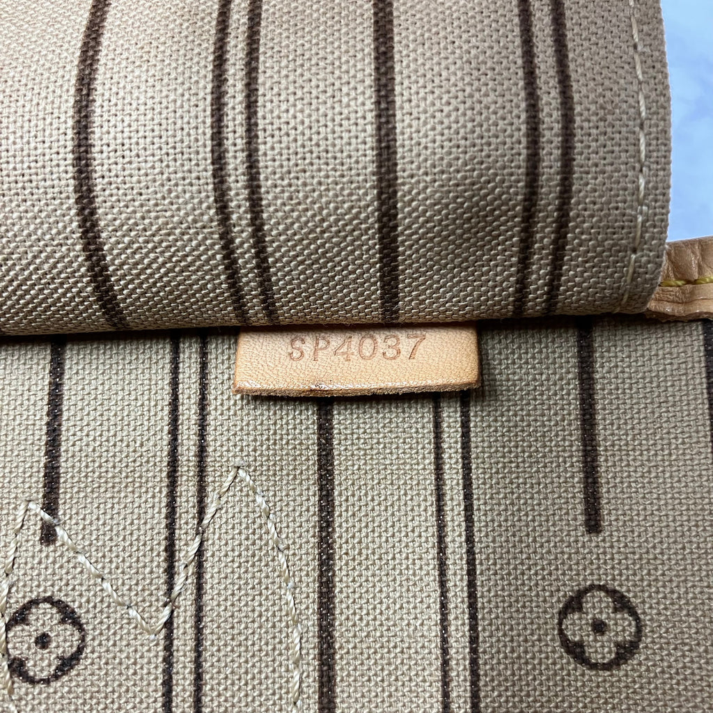 LOUIS VUITTON Monogram Neverfull MM
