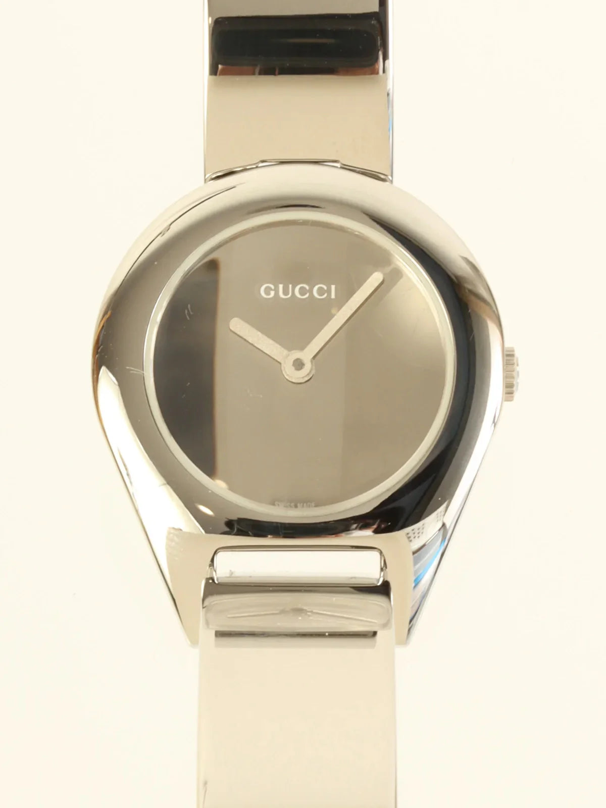 GUCCI Round Face Bangle Watch Silver