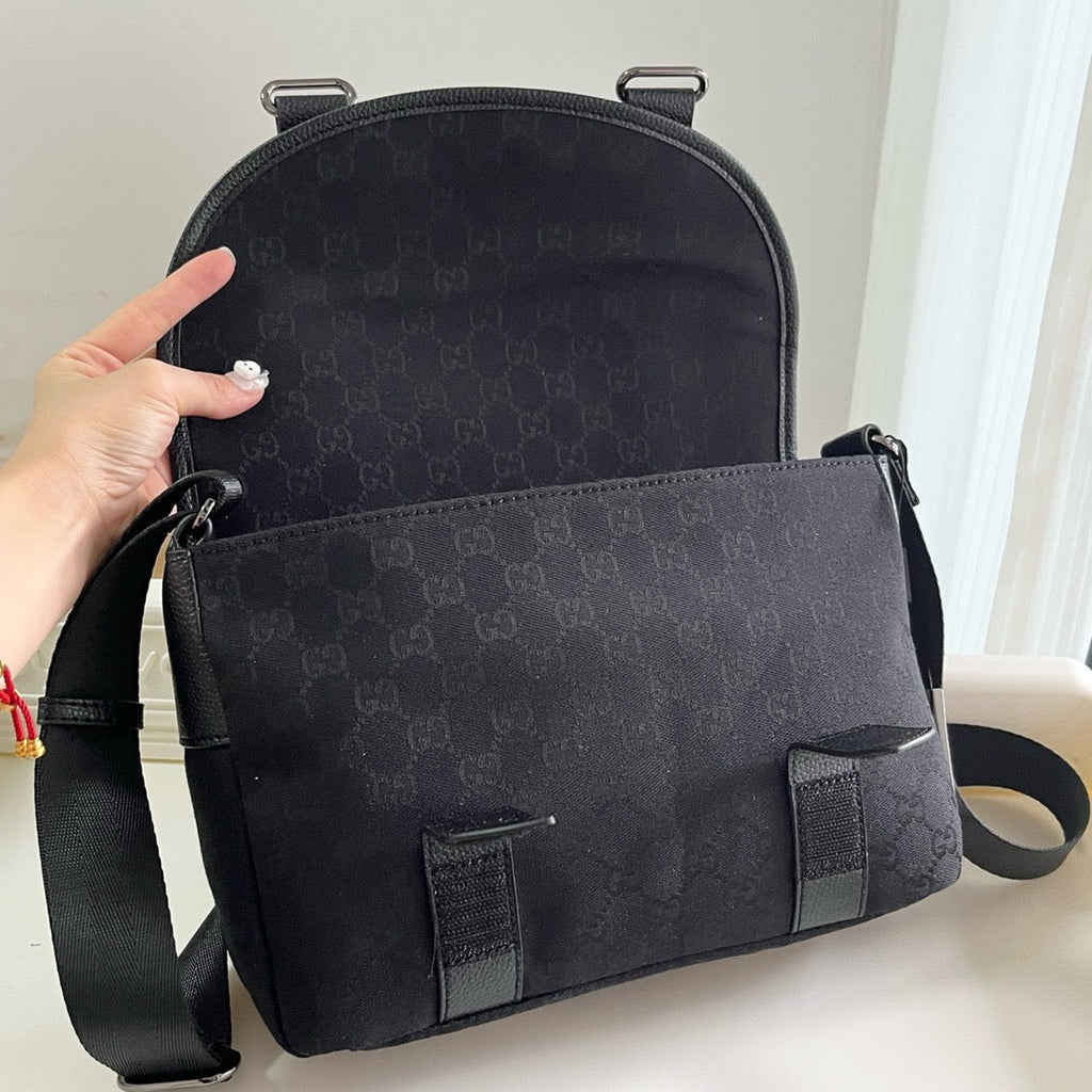 GC685 GG Crossbody Bag / 9.4x11.8x3.5inch