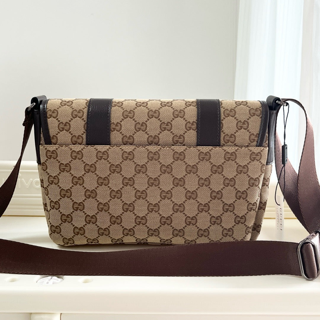 GC686 GG Crossbody Bag / 9.4x11.8x3.5inch