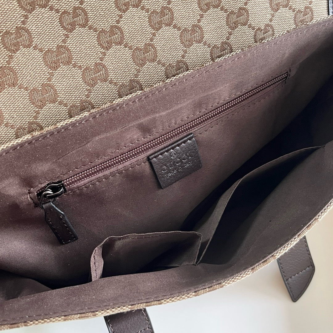 GC686 GG Crossbody Bag / 9.4x11.8x3.5inch