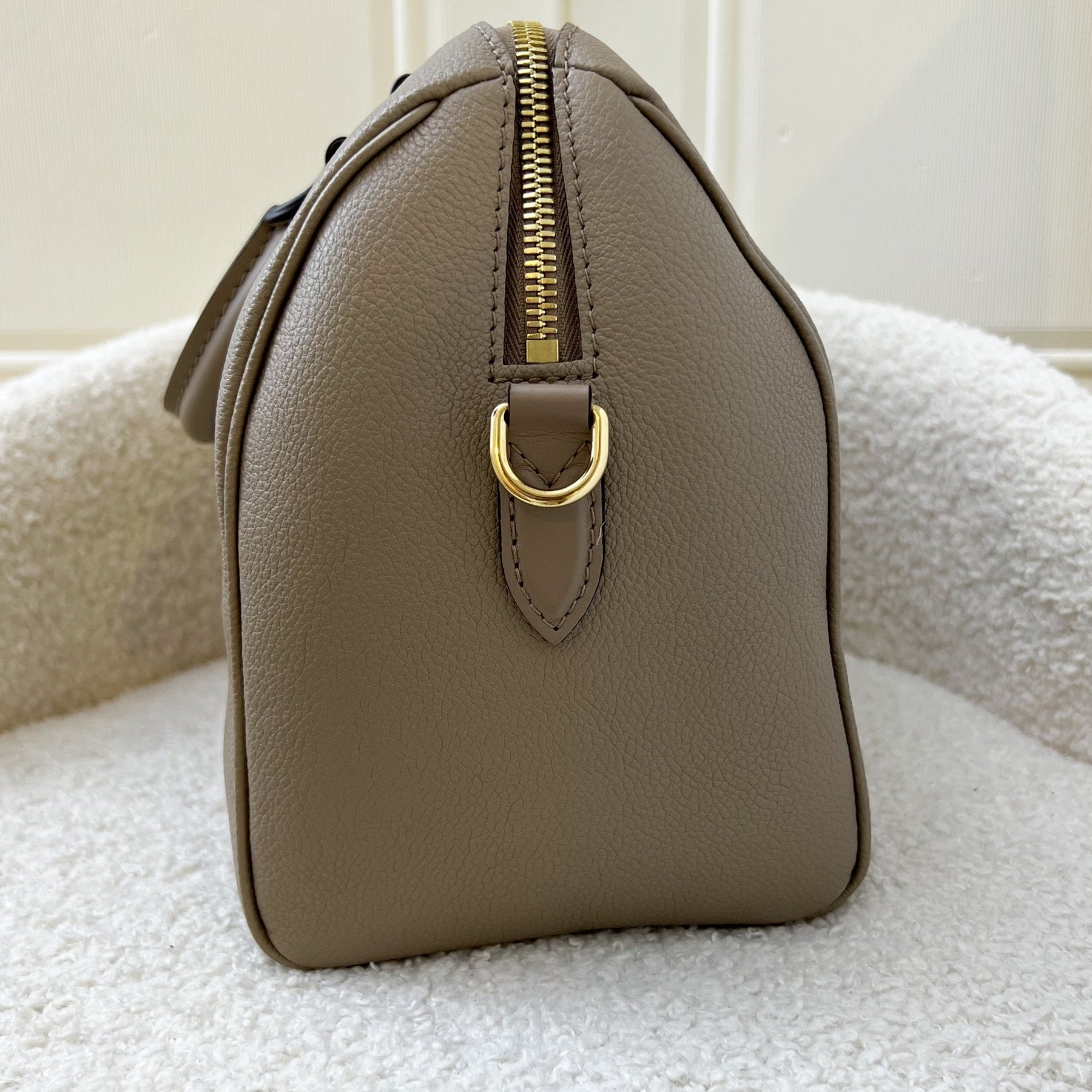 LV Speedy 25 Bandouliere in Tourterelle Giant Monogram Empreinte Leather GHW