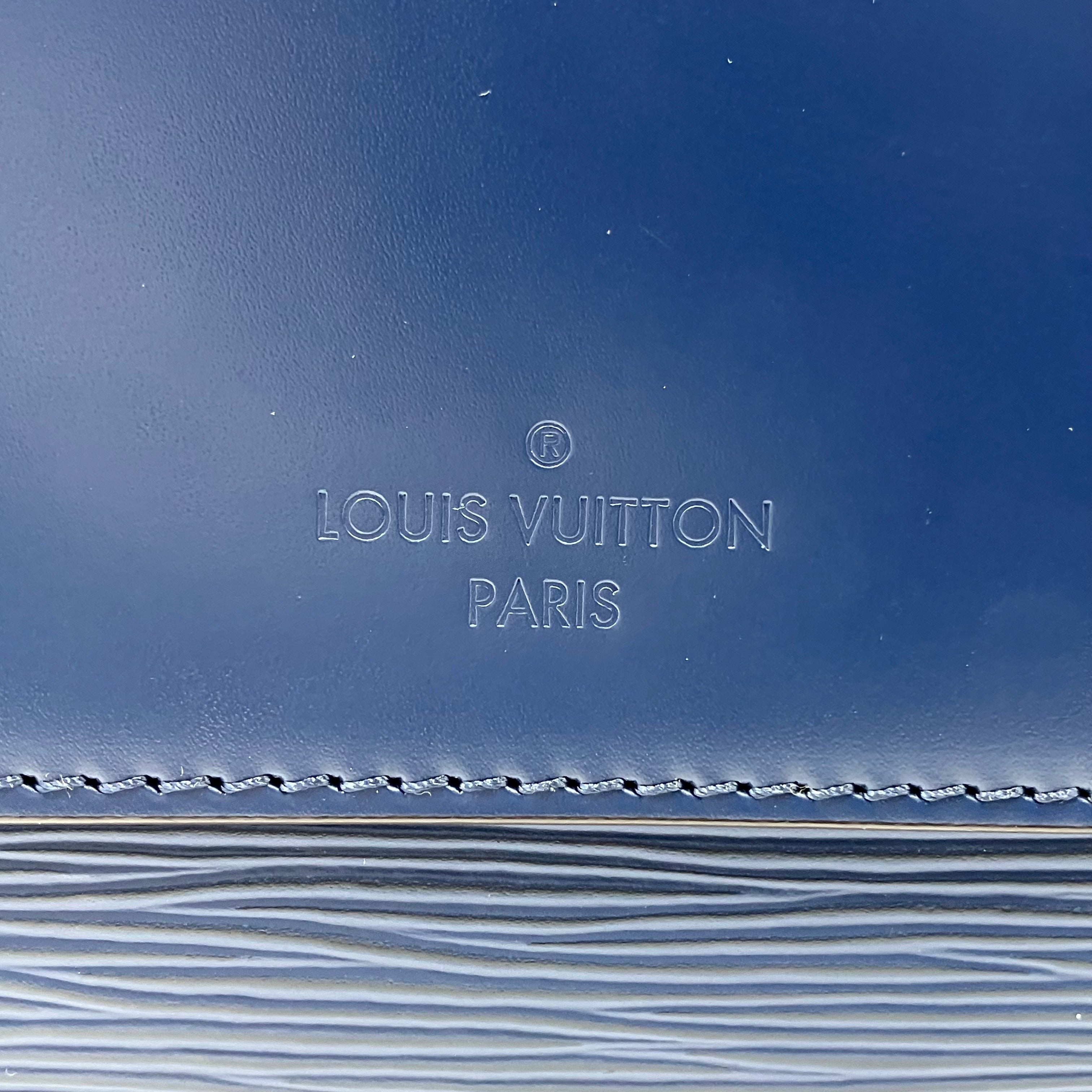LOUIS VUITTON Epi Crever Shoulder Bag