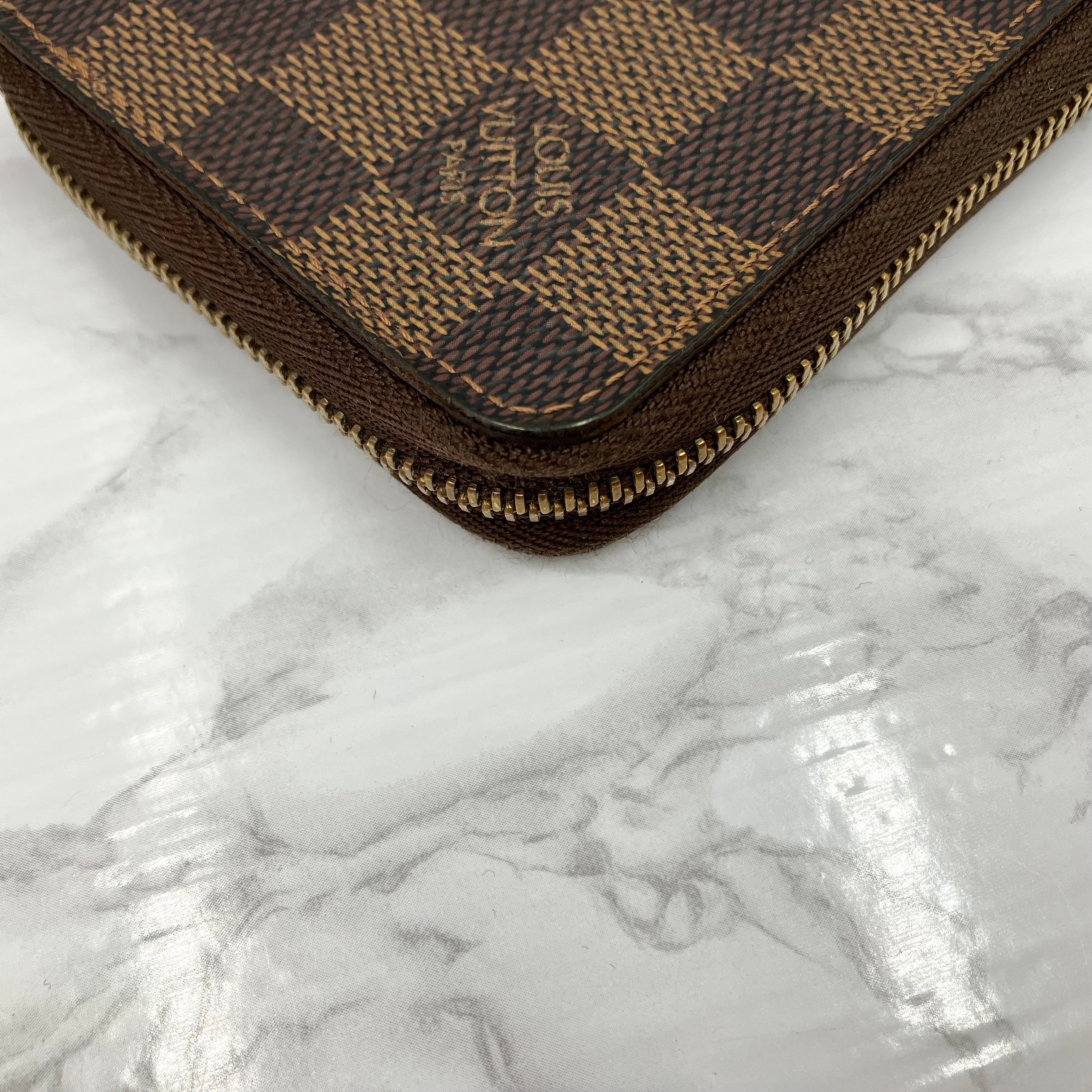 LOUIS VUITTON Damier coin purse