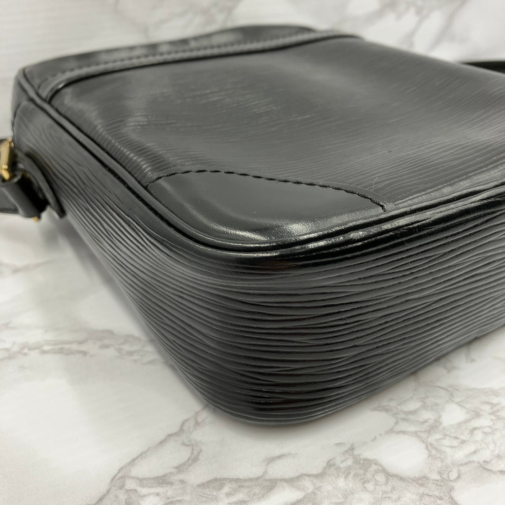 LOUIS VUITTON Epi Danube shoulder bag
