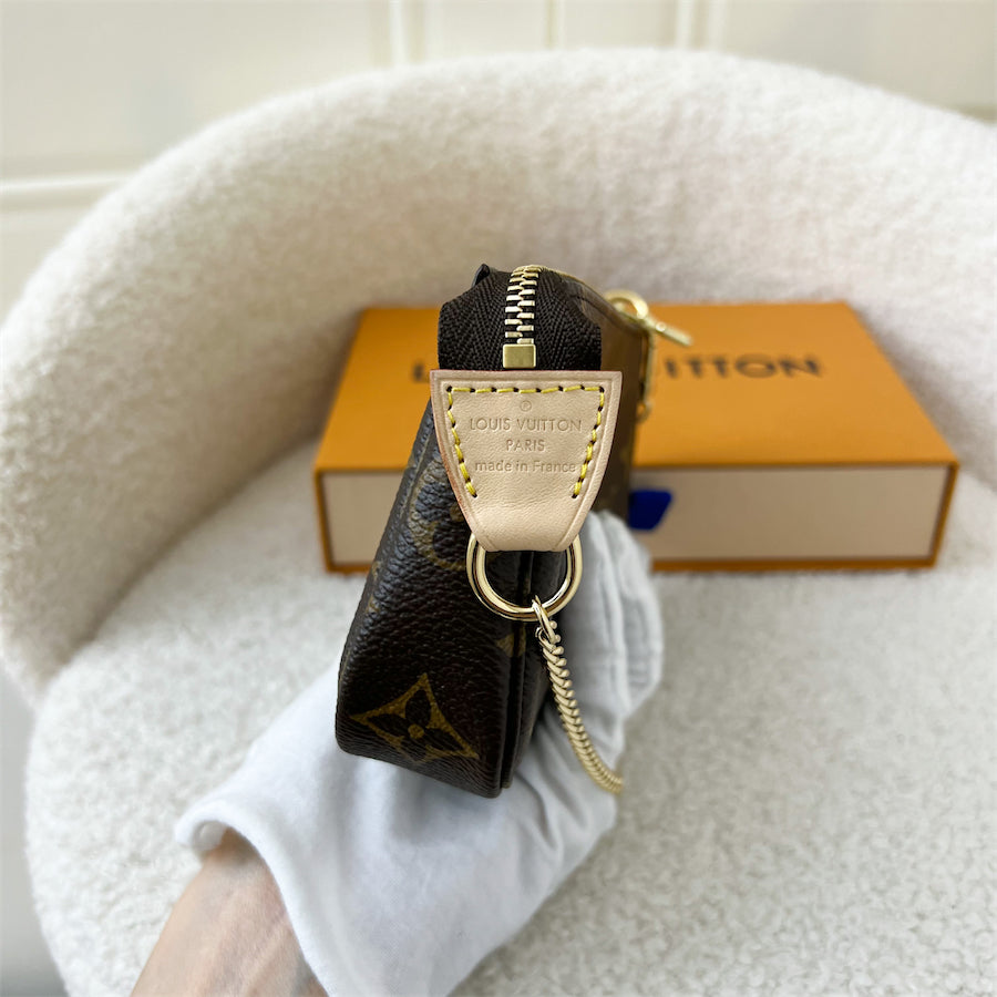LV Mini Pochette Accessoires in Monogram Canvas GHW
