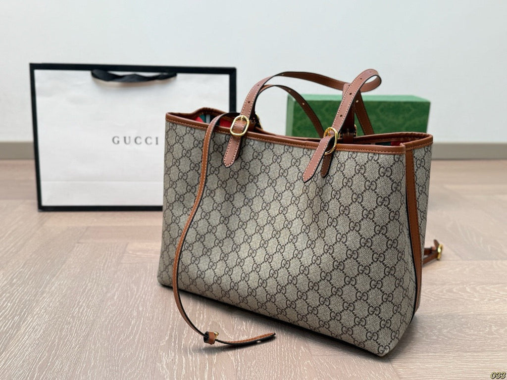 GC711 GG Emblem Large Tote Bag / 14.1x10.2x5.9inch