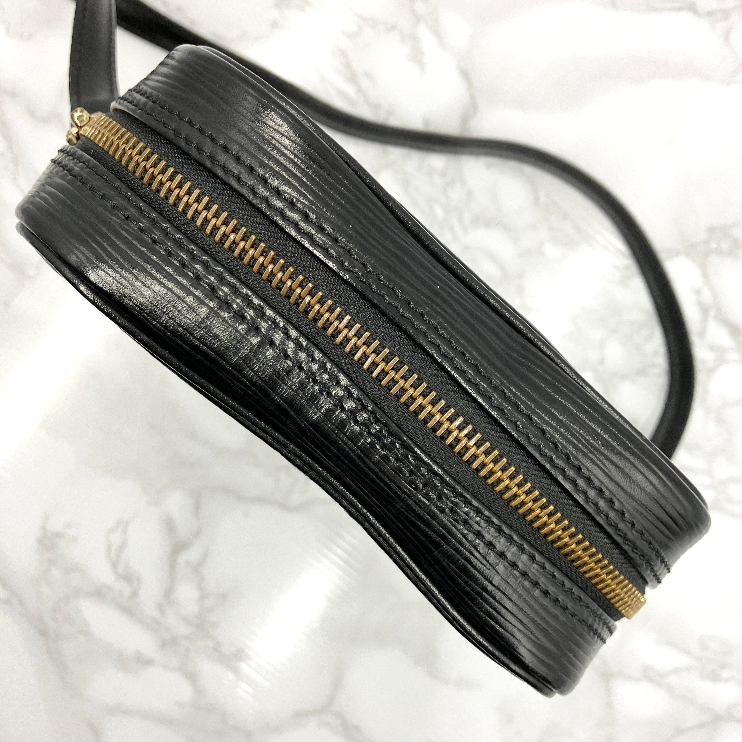 LOUIS VUITTON Epi Danube shoulder bag