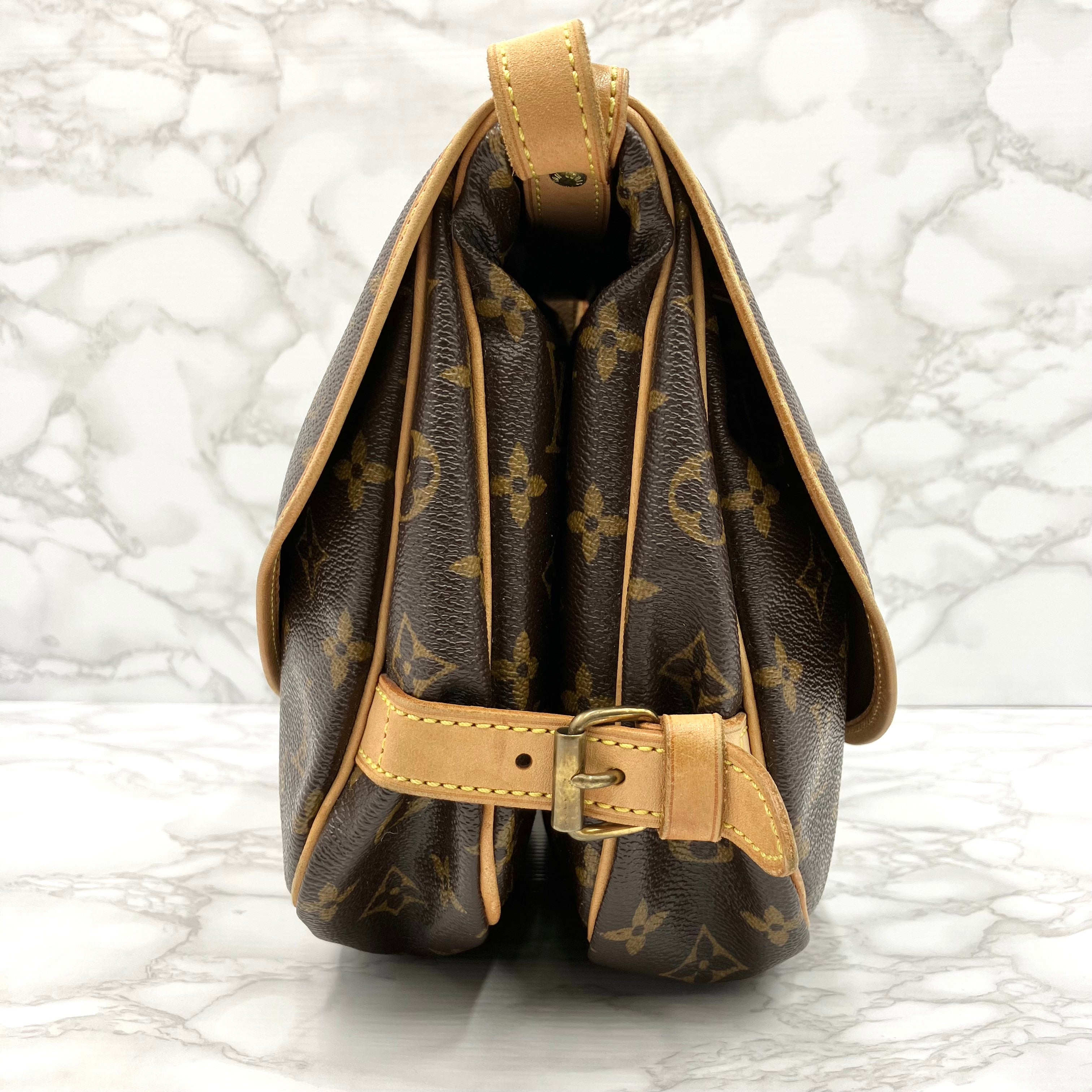 LOUIS VUITTON Monogram Saumur shoulder bag
