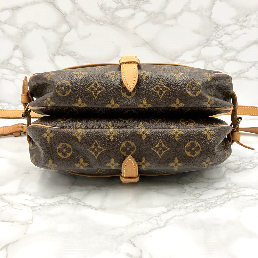 LOUIS VUITTON Monogram Saumur shoulder bag