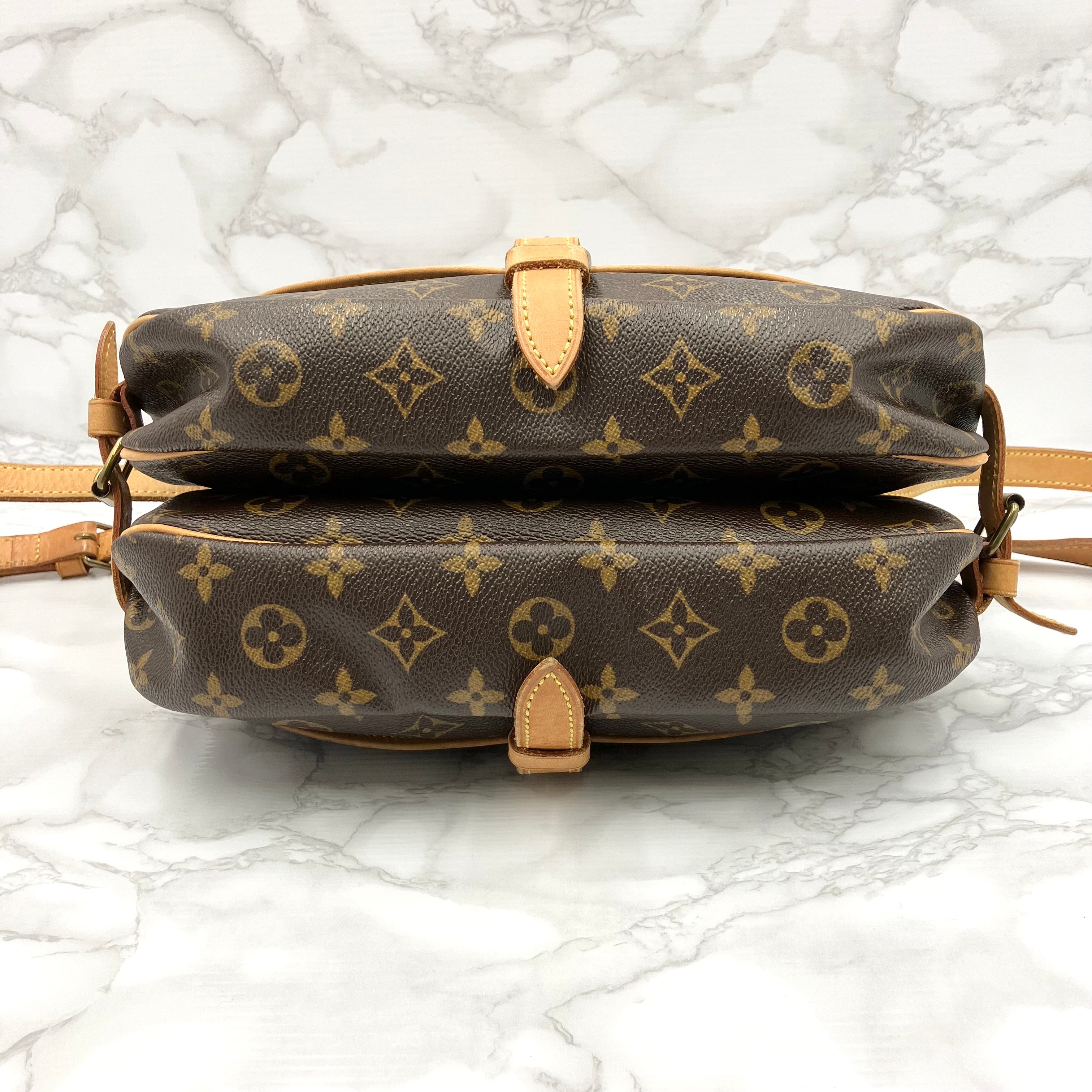 LOUIS VUITTON Monogram Saumur shoulder bag