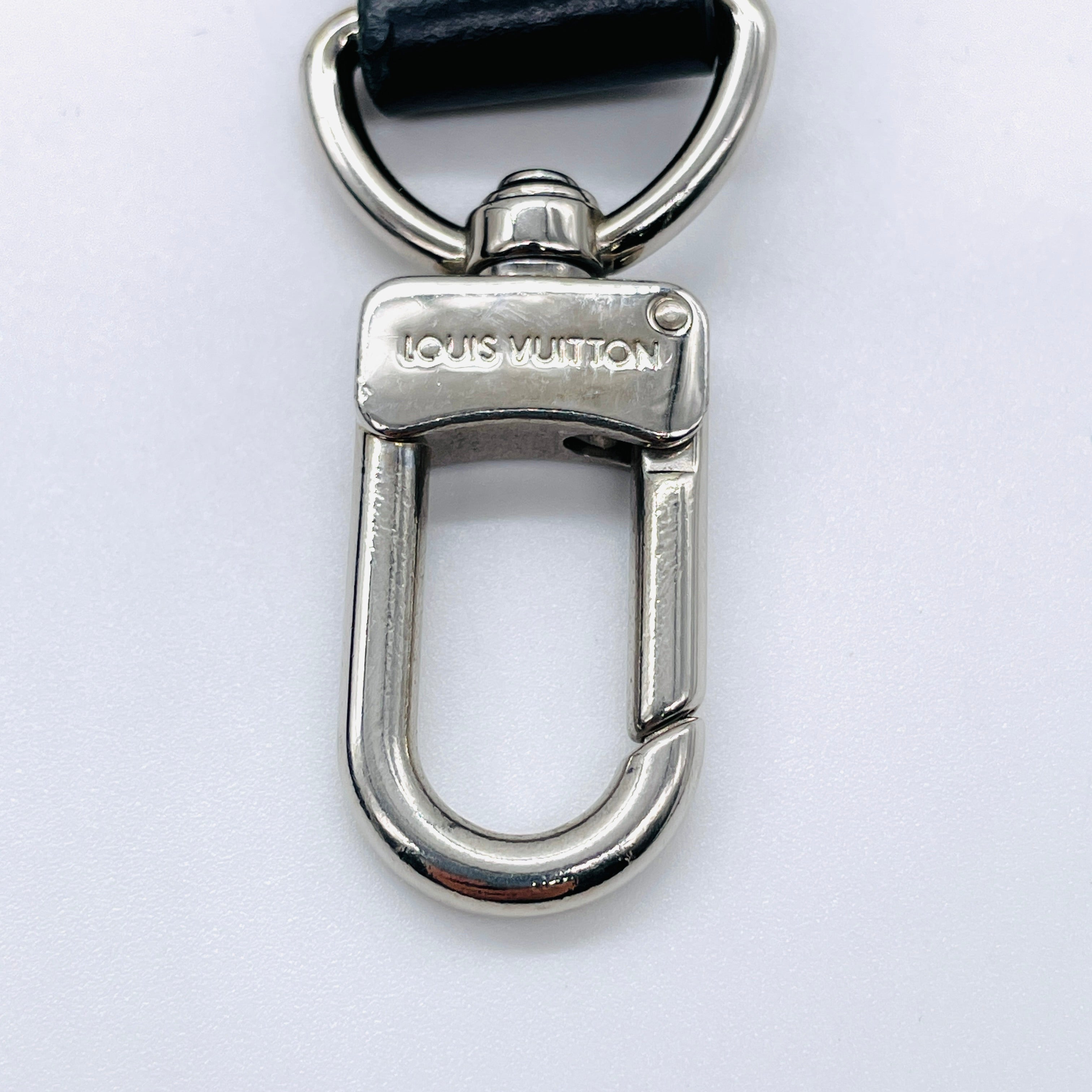 LOUIS VUITTON Graphite Avenue Sling