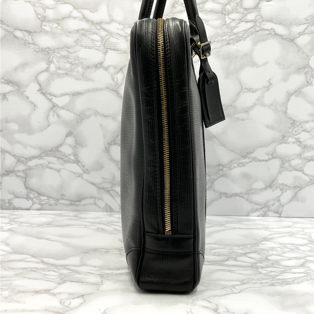 LOUIS VUITTON Epi Porte de Gumain