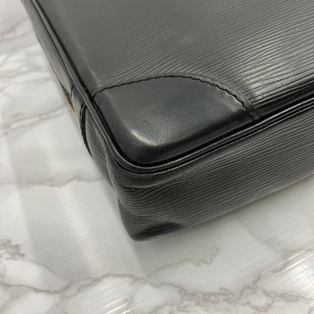 LOUIS VUITTON Epi Porte de Gumain