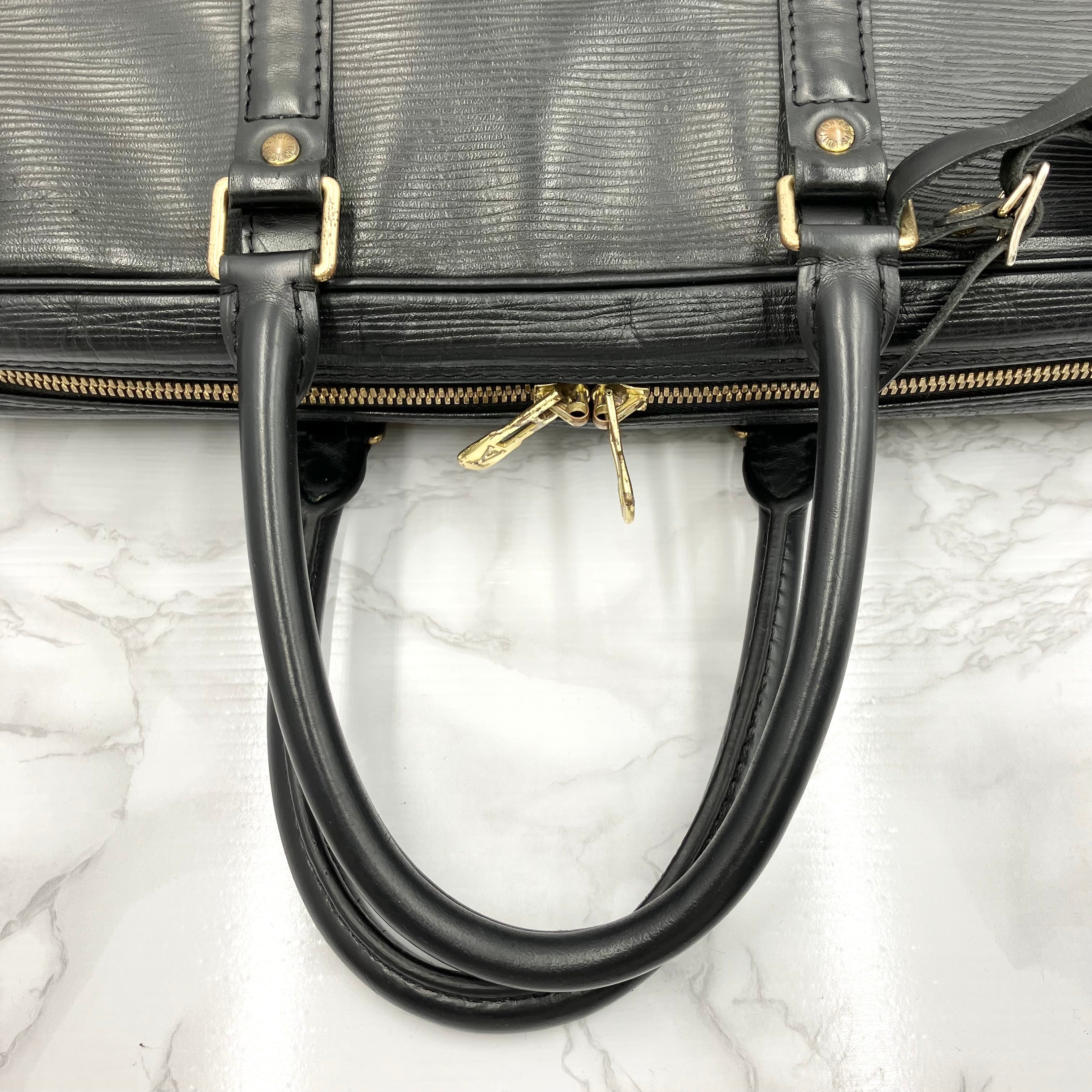 LOUIS VUITTON Epi Porte de Gumain