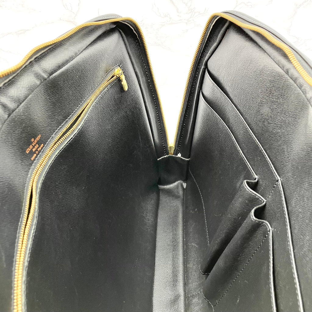 LOUIS VUITTON Epi Porte de Gumain